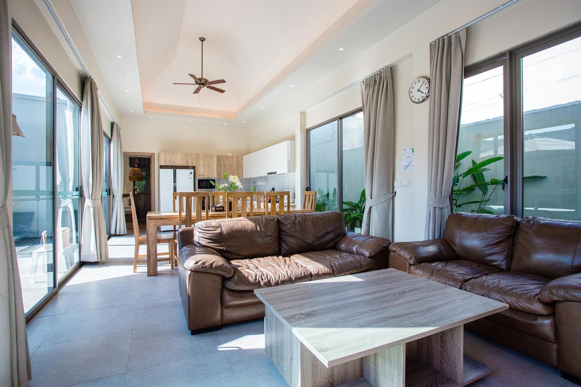 Villa with Private Pool - Photo 26