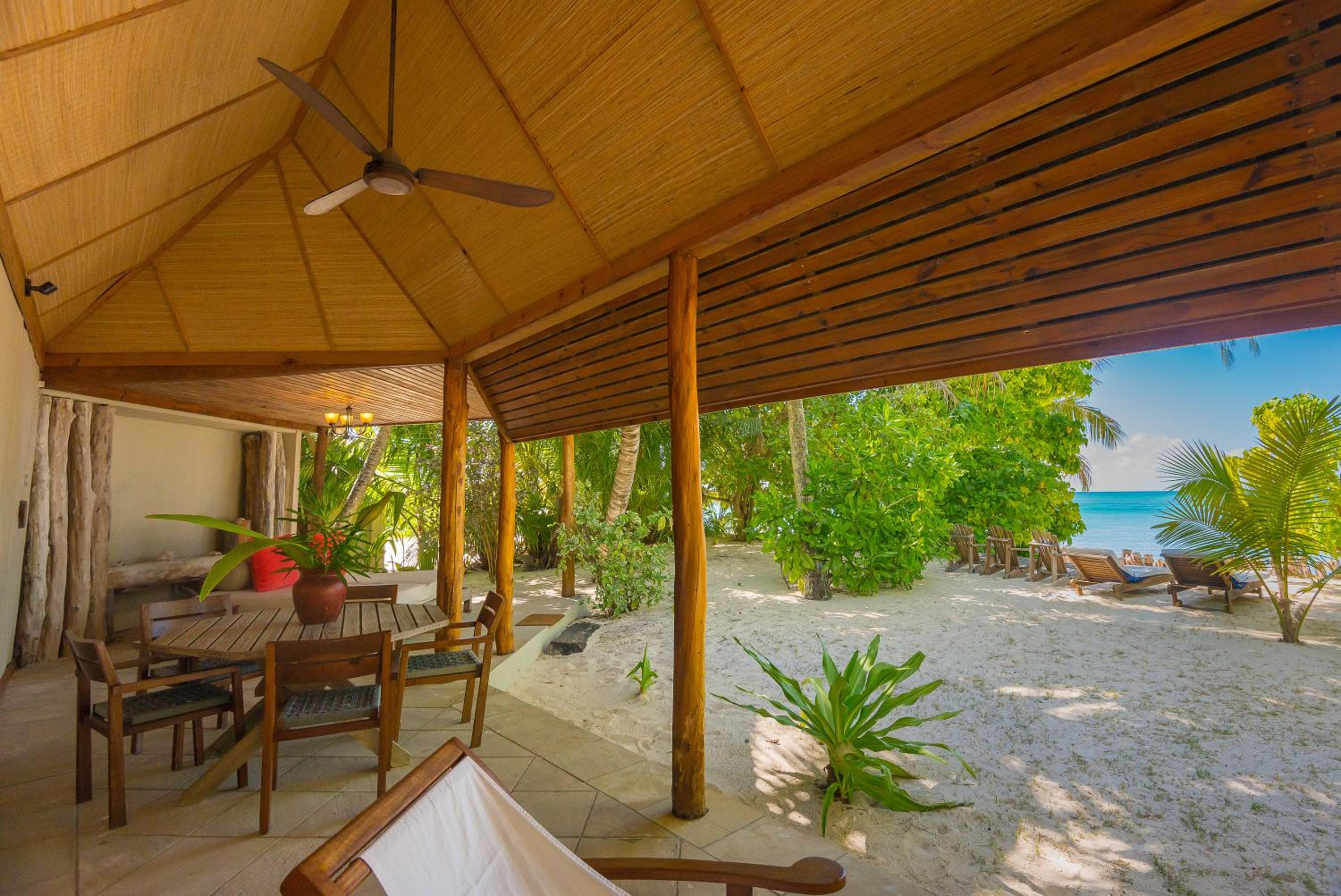 Deluxe Beach Cottage photo 2
