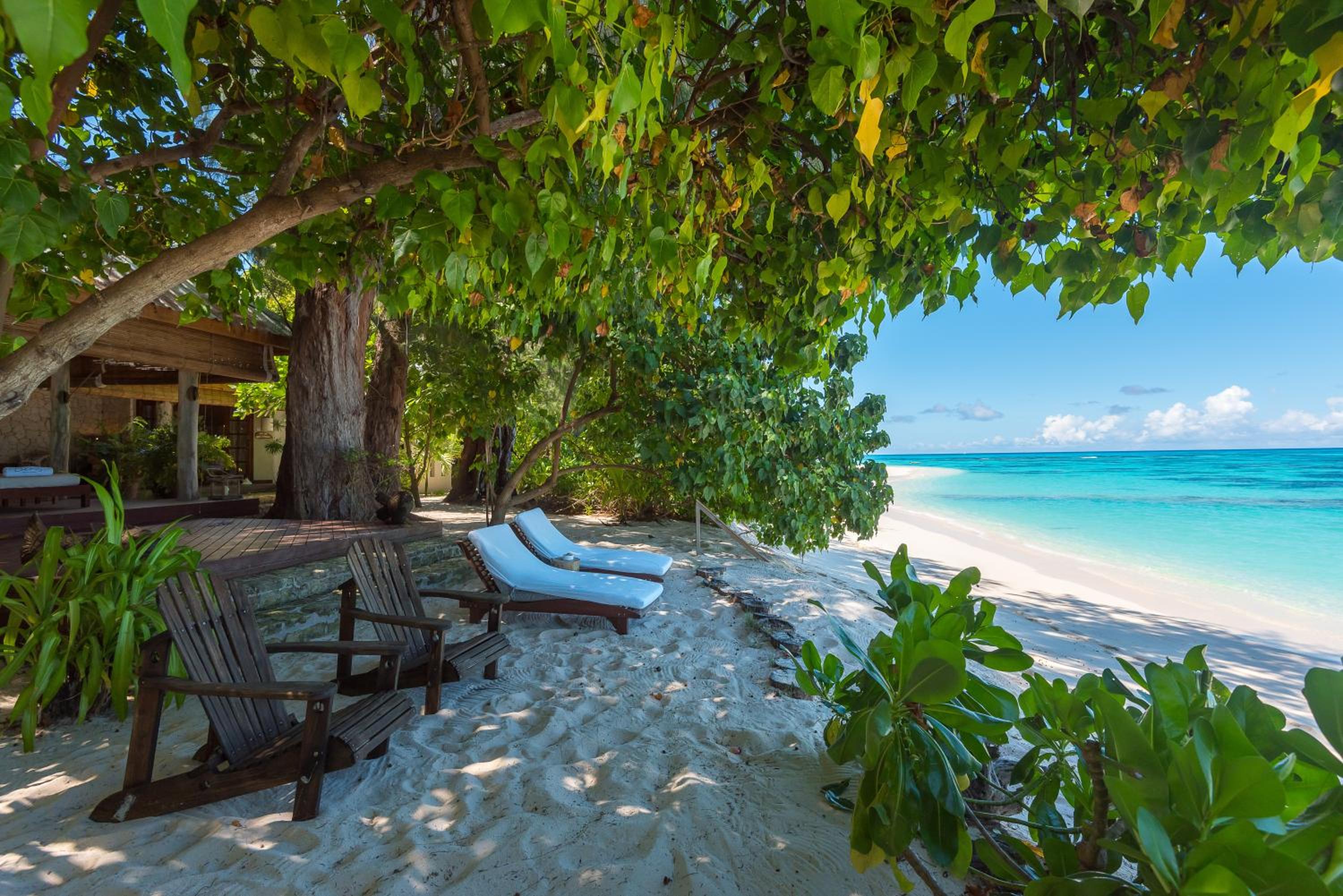 Beachfront Spa Cottage photo 2
