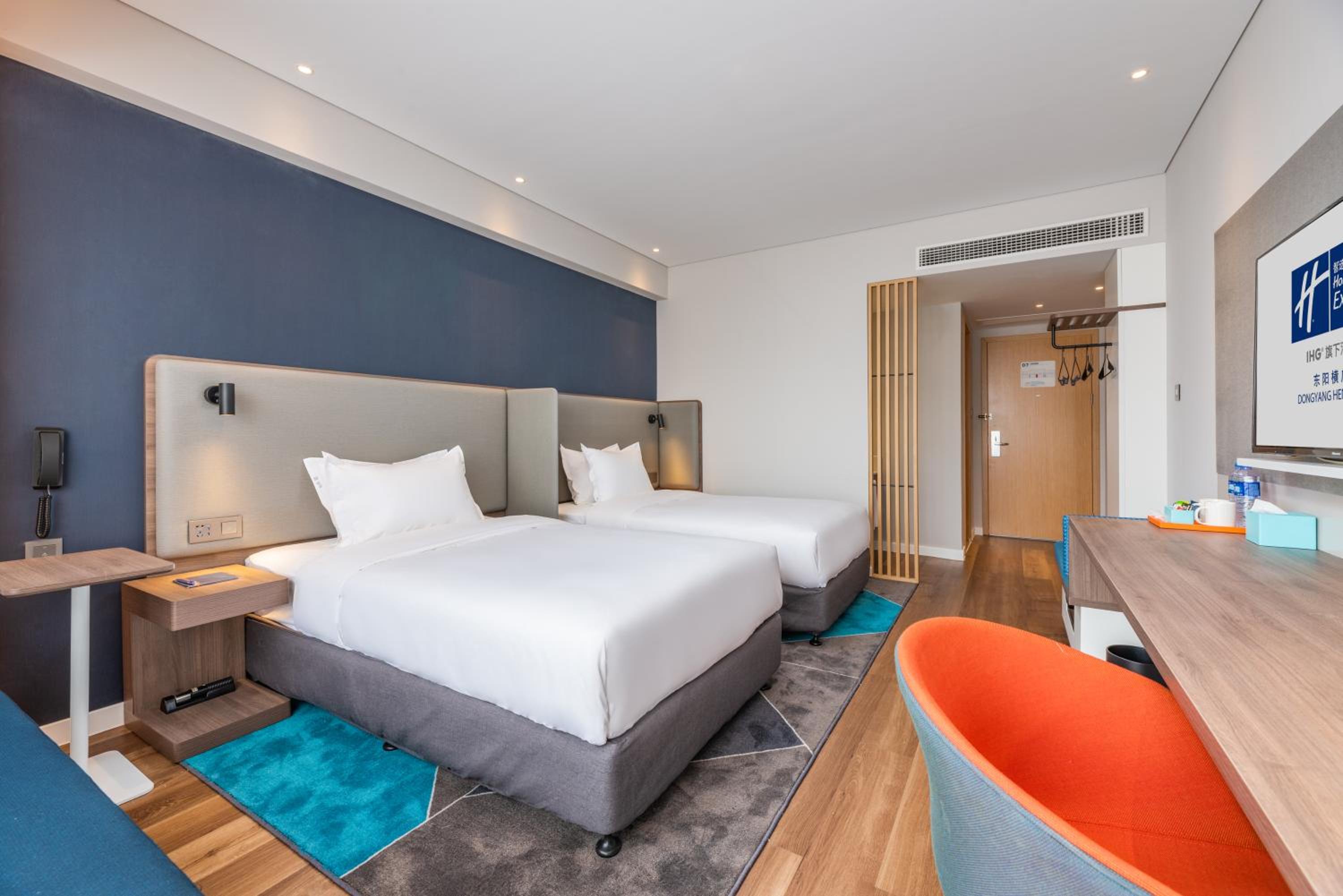 Standard Twin Room with Extra Space - Photo 2