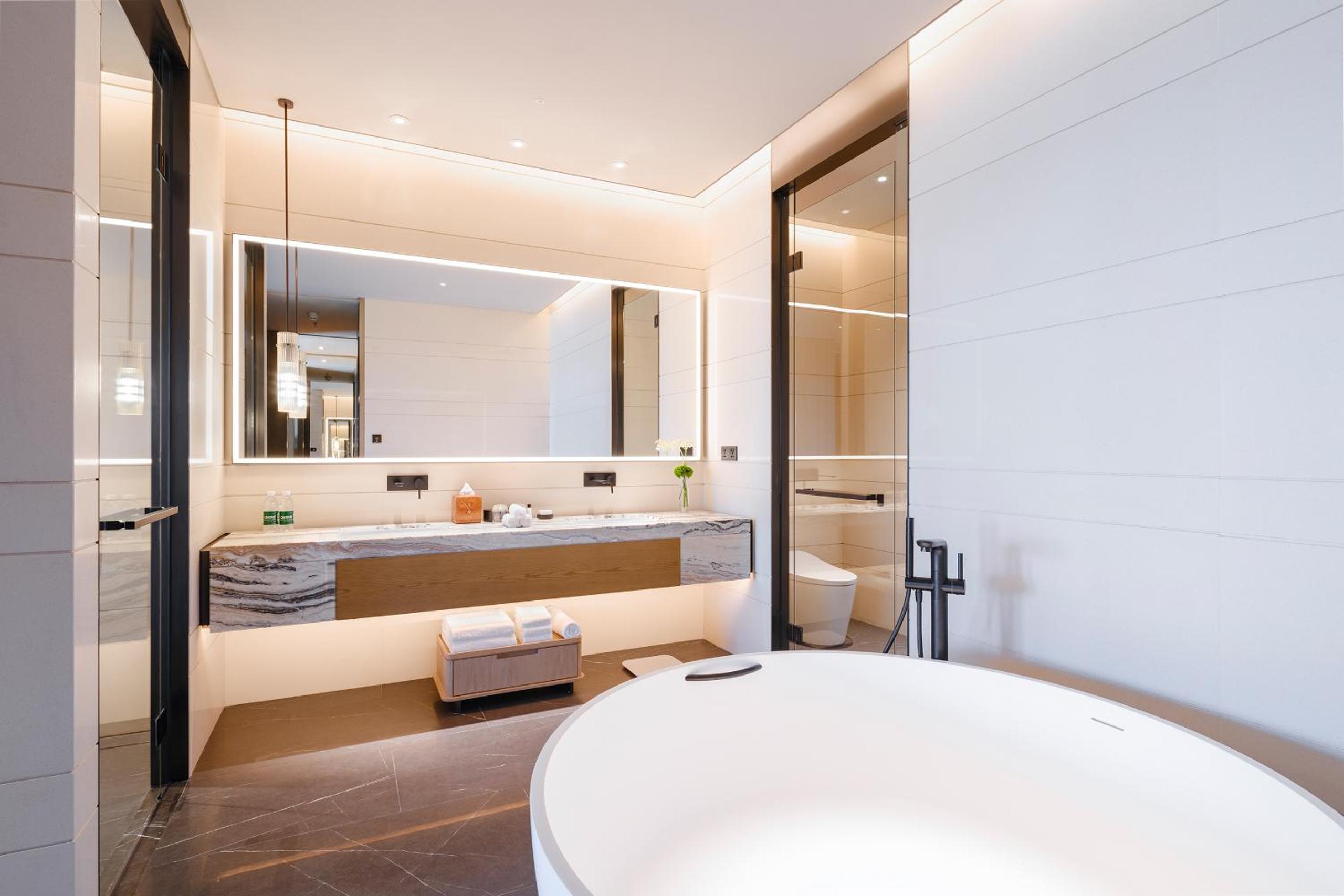 Suite with Lake View photo 3