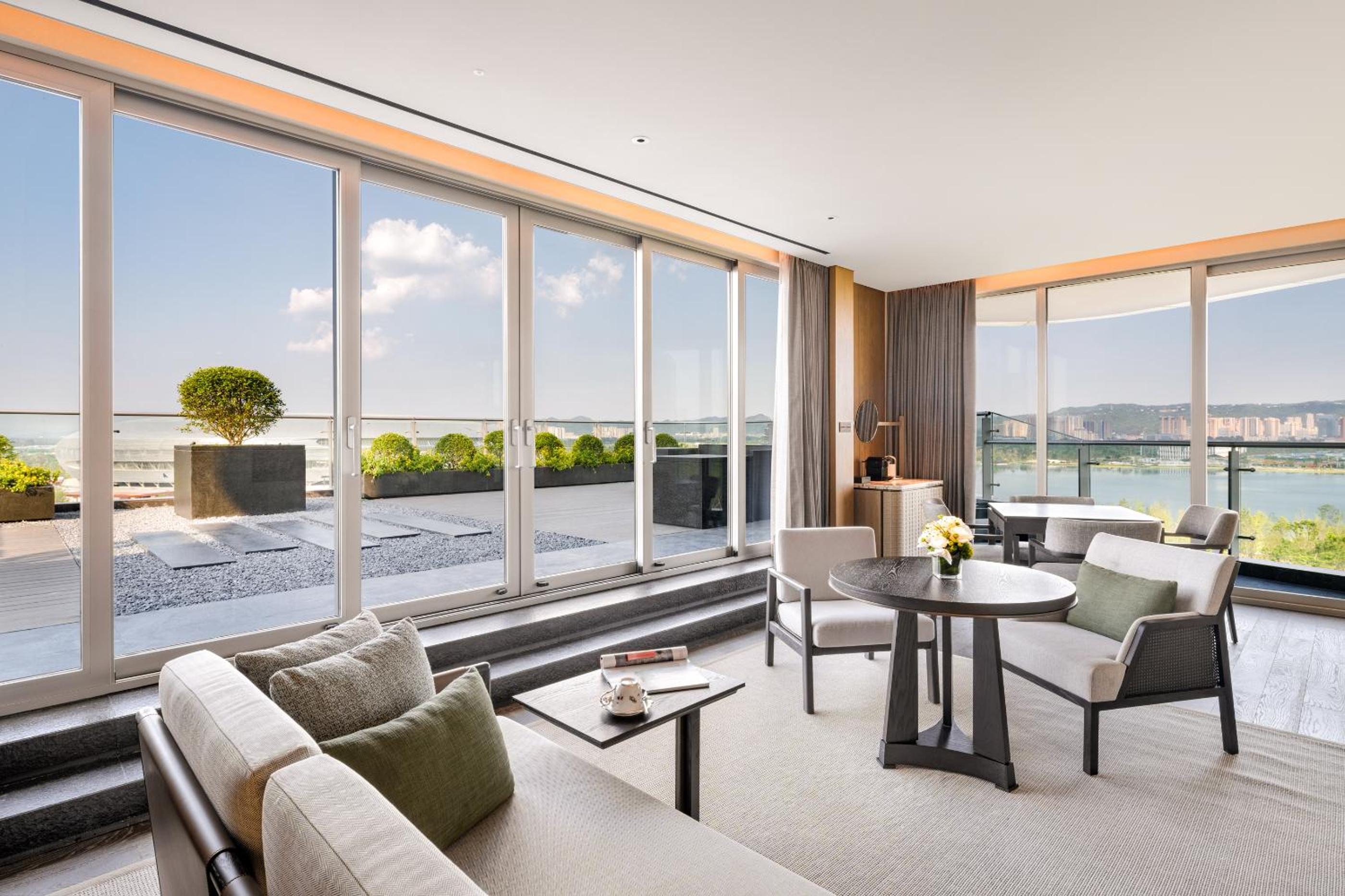 Deluxe Suite with Lake View photo 1