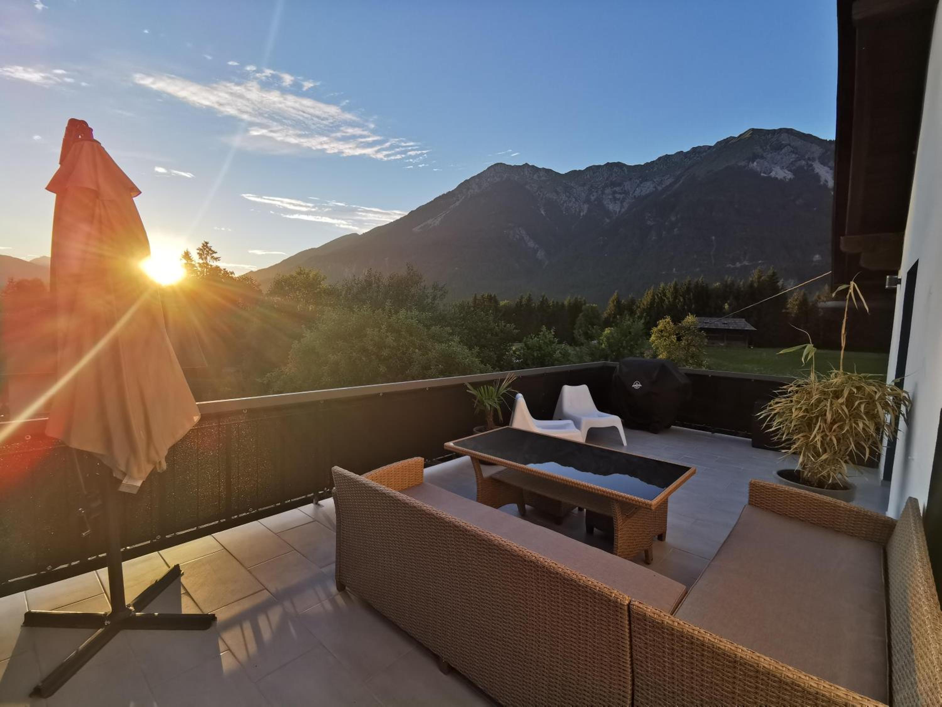 Quadruple Room with Mountain View photo 3
