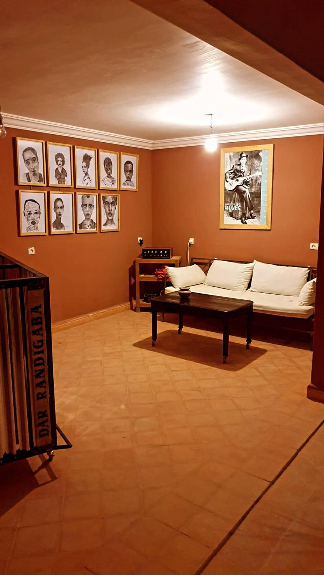Standard Double Room - Photo 9