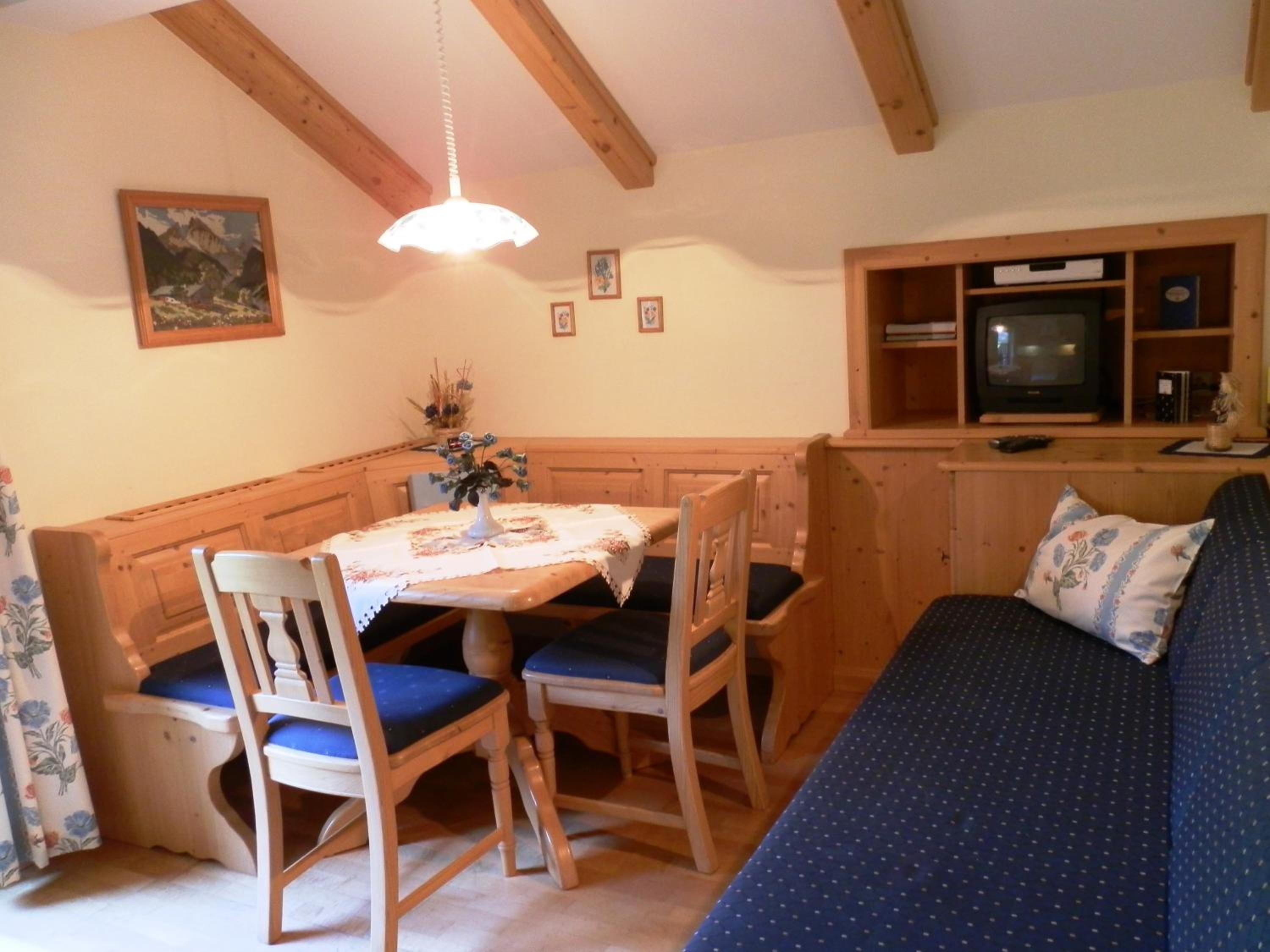 Two-Bedroom Apartment with Balcony - Photo 19