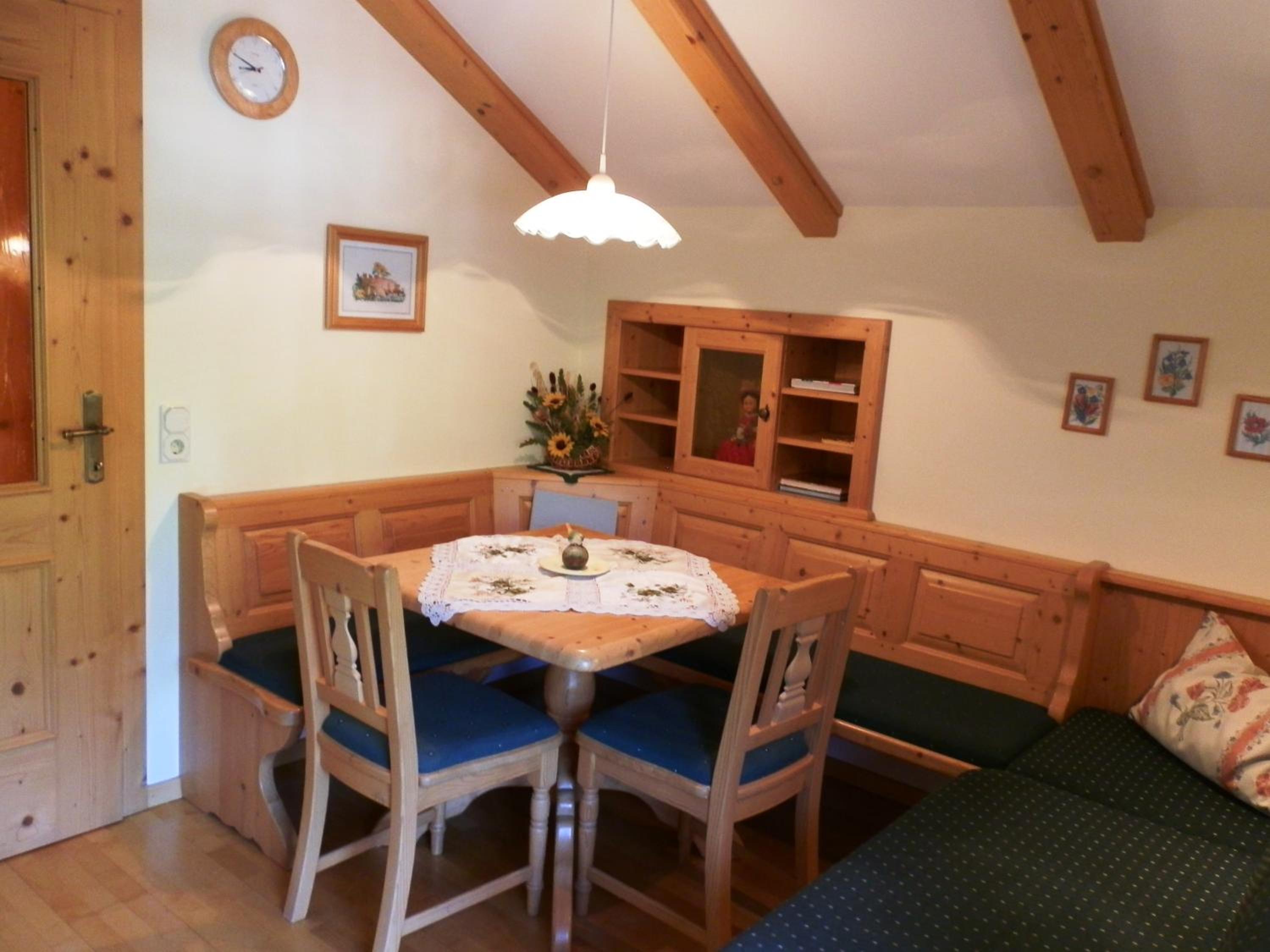 Two-Bedroom Apartment with Mountain View - Photo 9