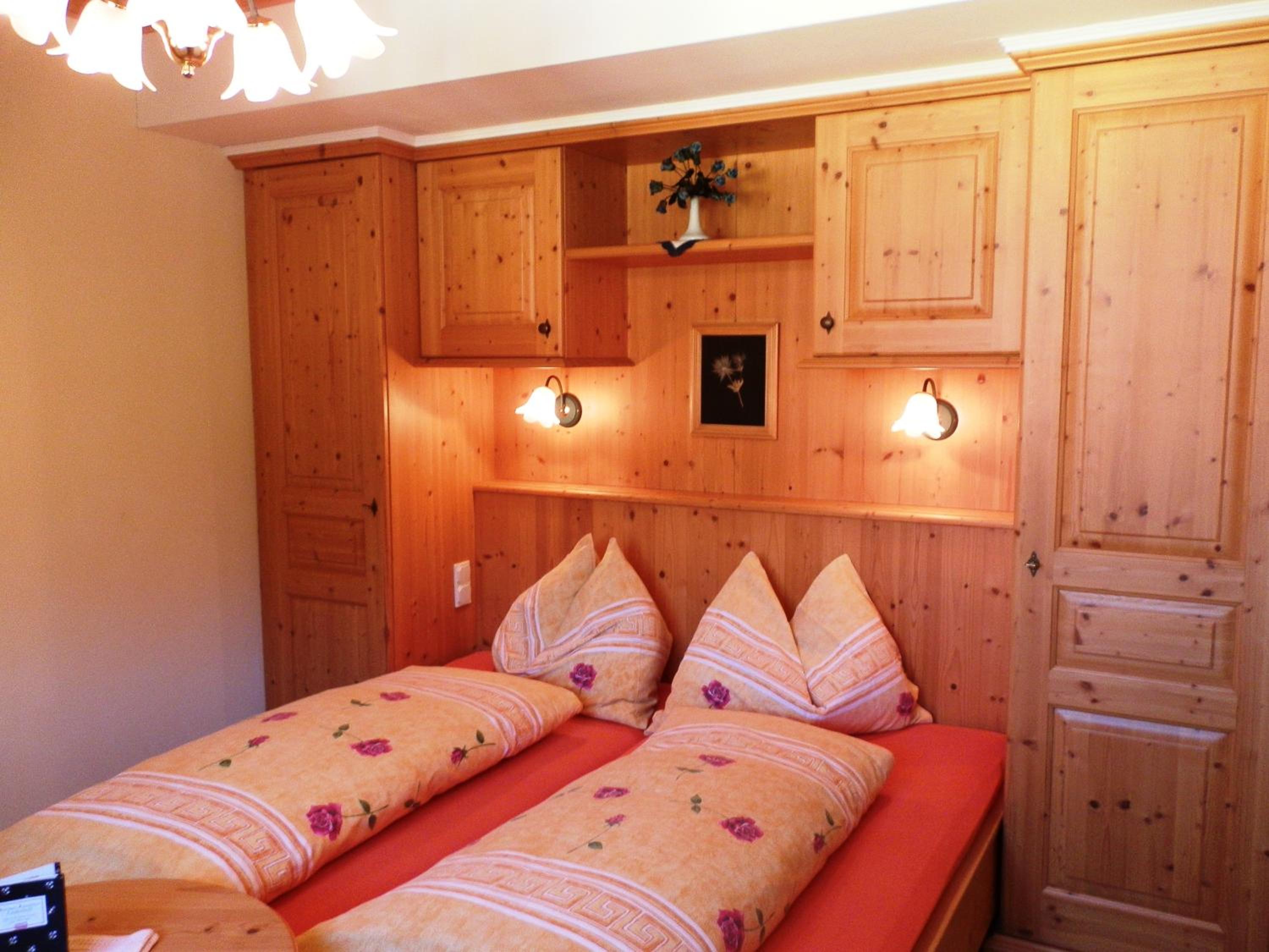 Two-Bedroom Apartment with Balcony - Photo 3