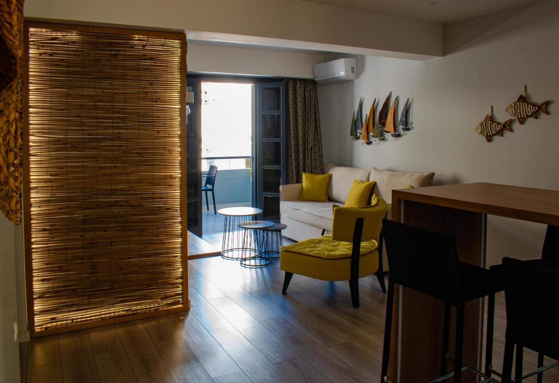 Apartment Ikaros with Sea View