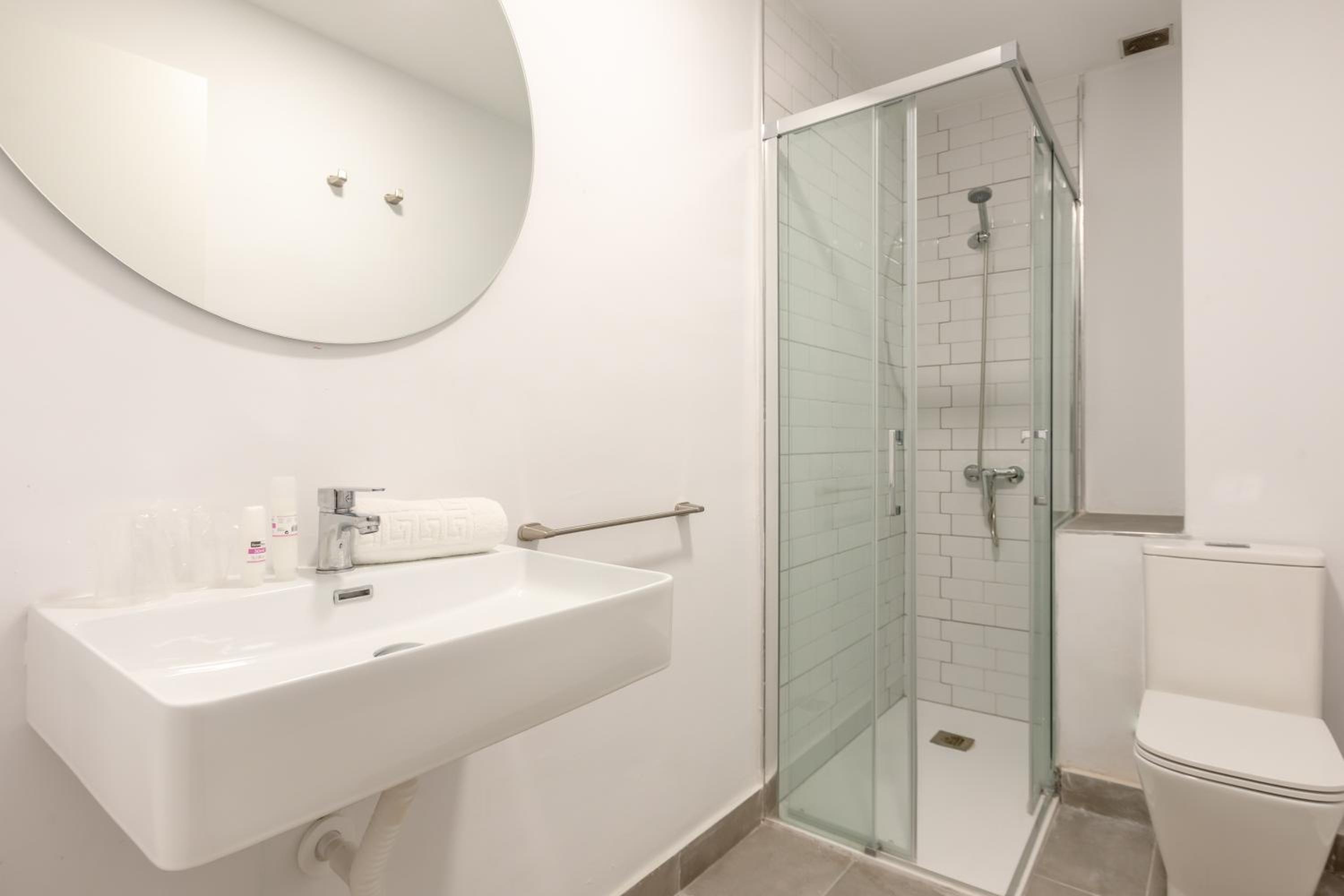 Standard Double Room - Photo 20