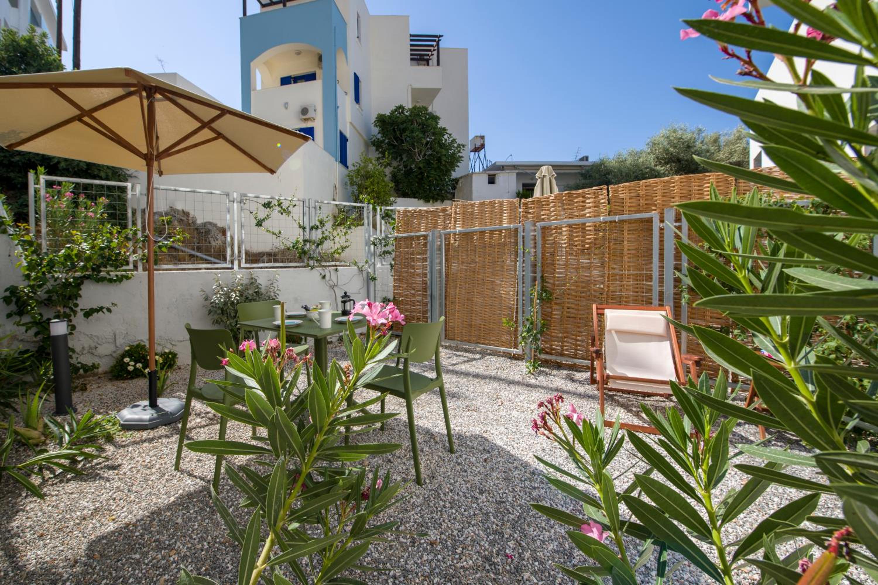 Studio with Garden View - Photo 5