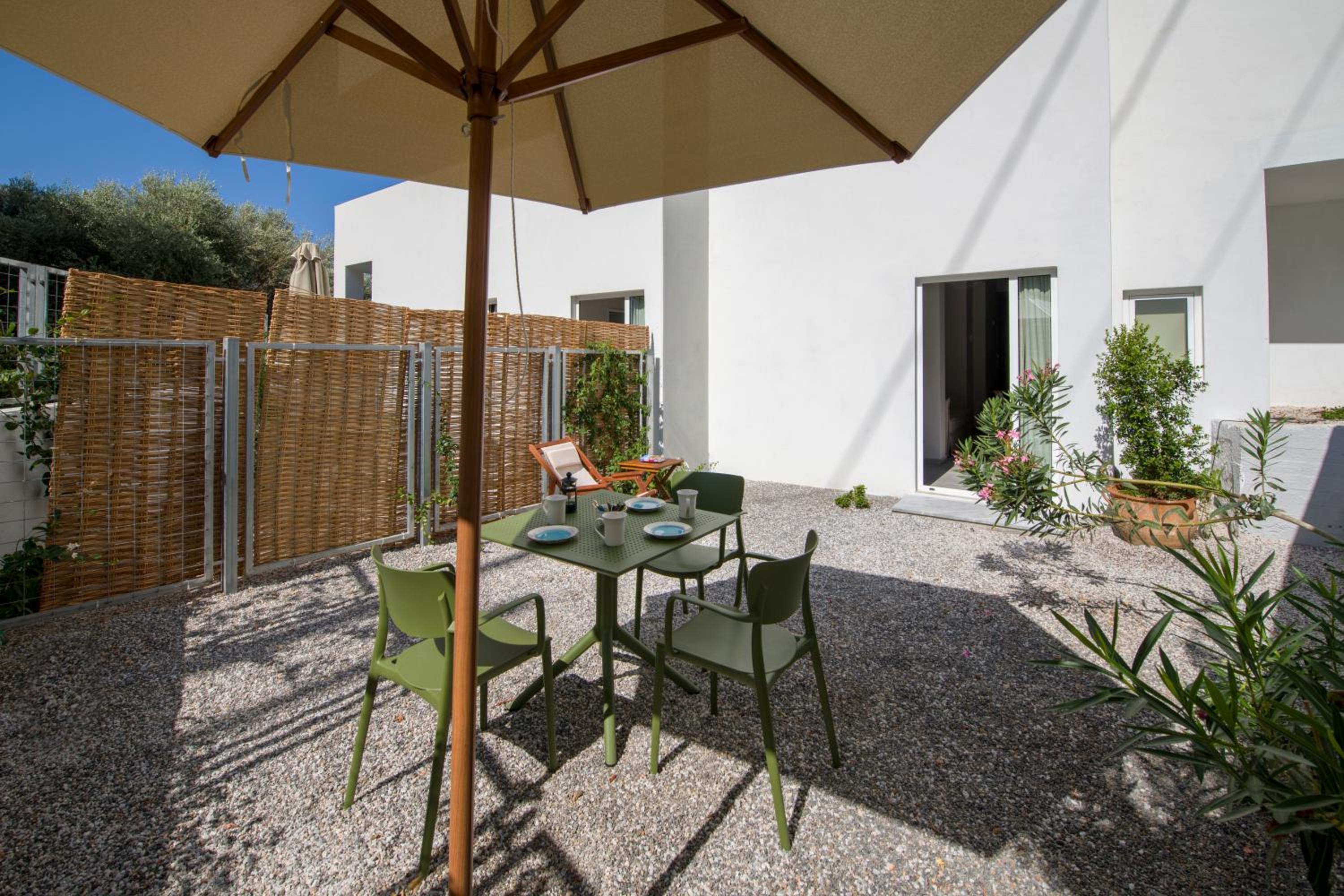 Studio with Garden View - Photo 6