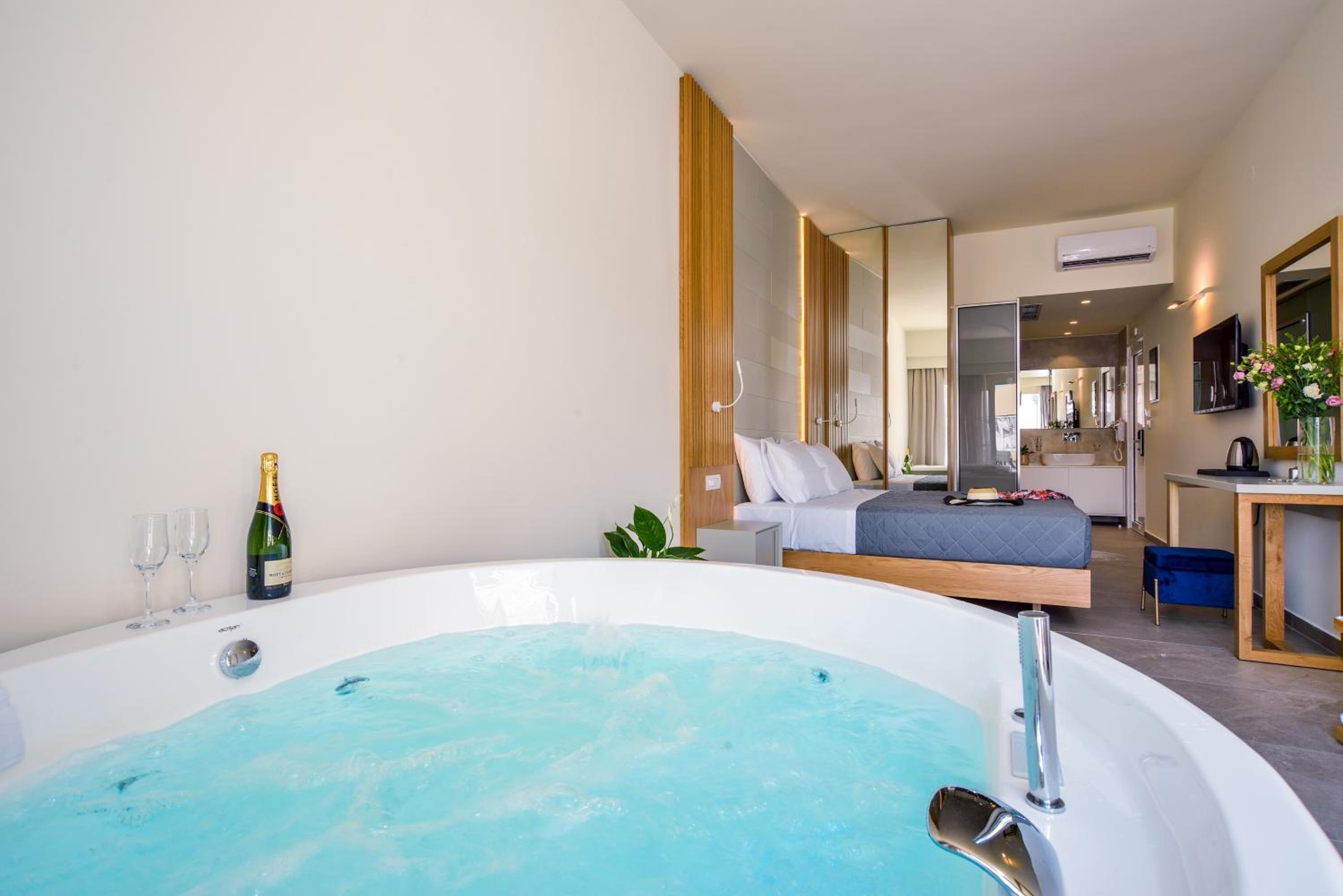 Deluxe Double Room - Photo 1