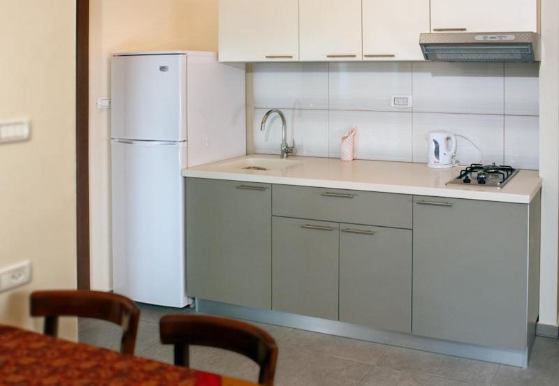 Superior One-Bedroom Apartment - Photo 2
