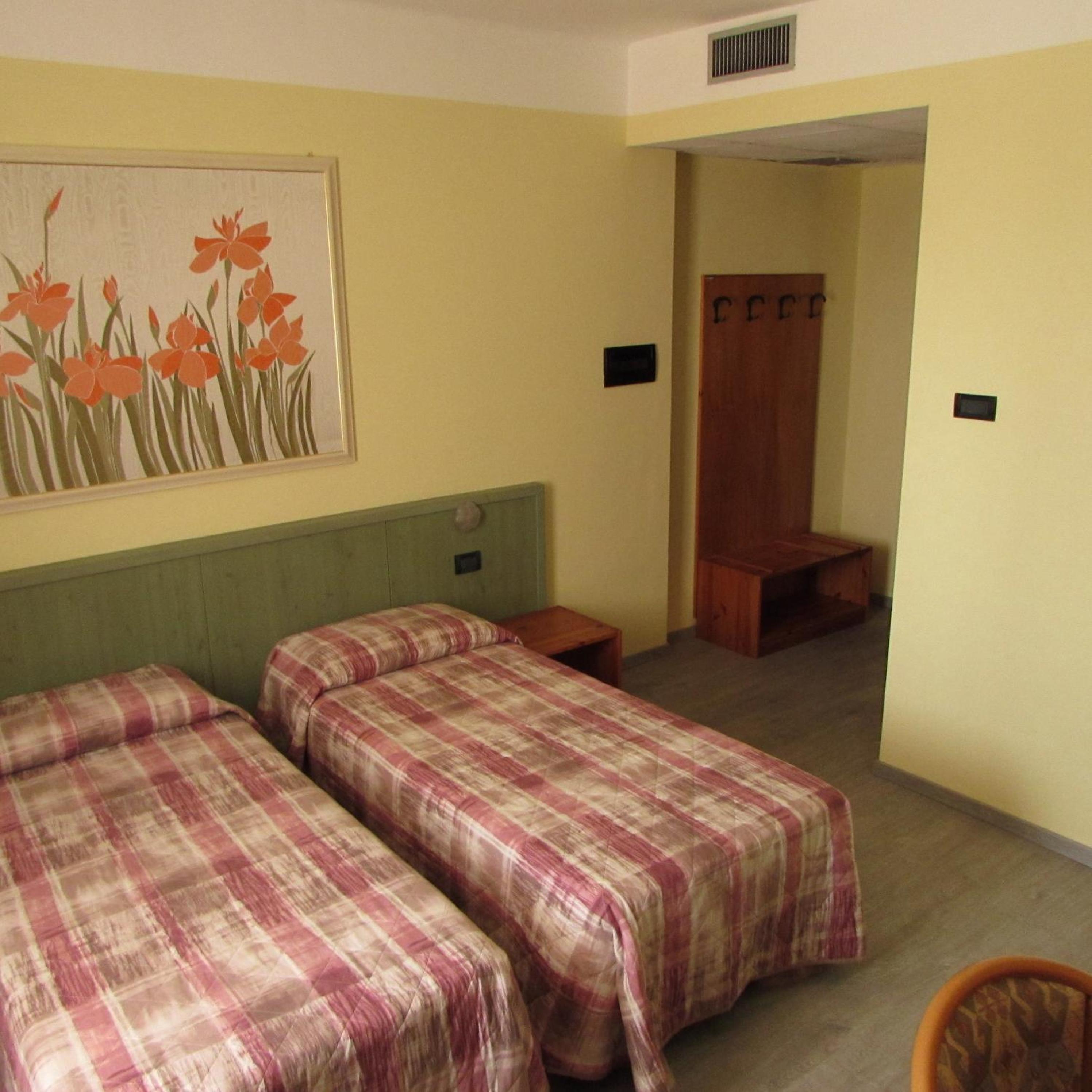 Large Twin Room