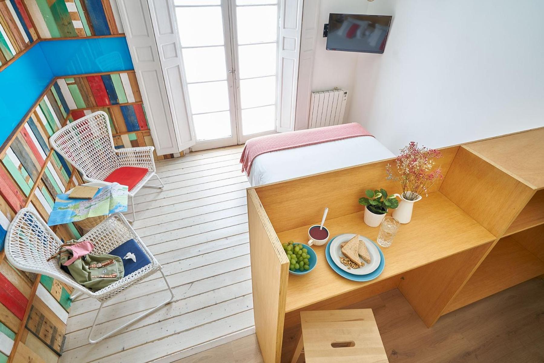 Superior Double Room with City View - Photo 8