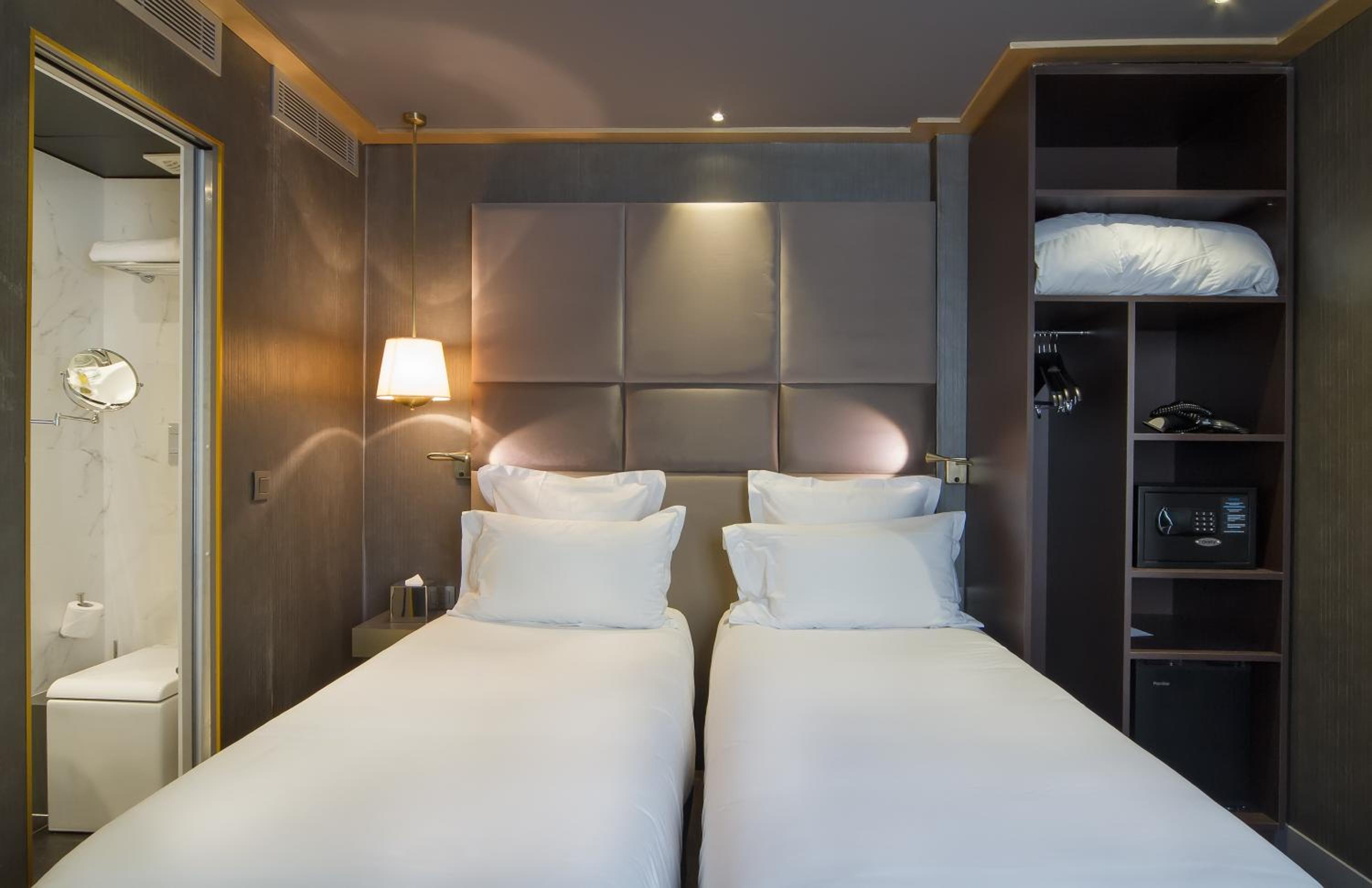 Superior Twin Room photo 3