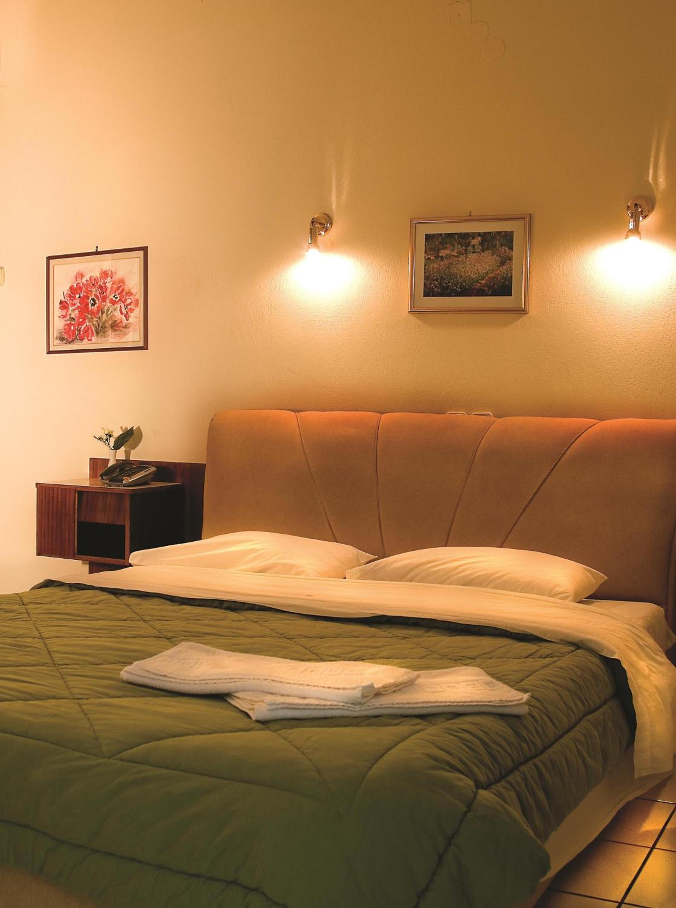 Double or Twin Room - Photo 2