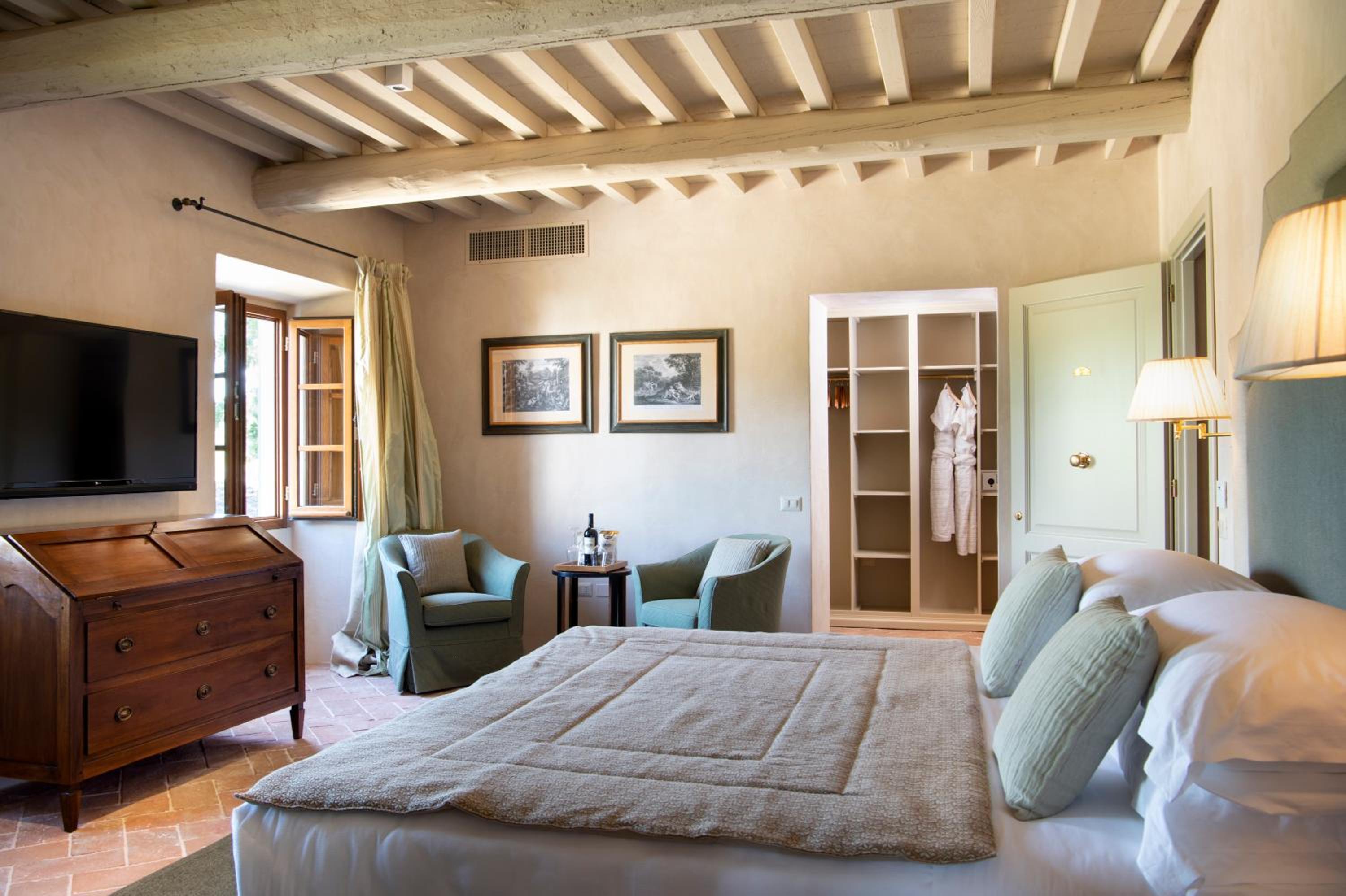 Deluxe Double Room - Photo 14
