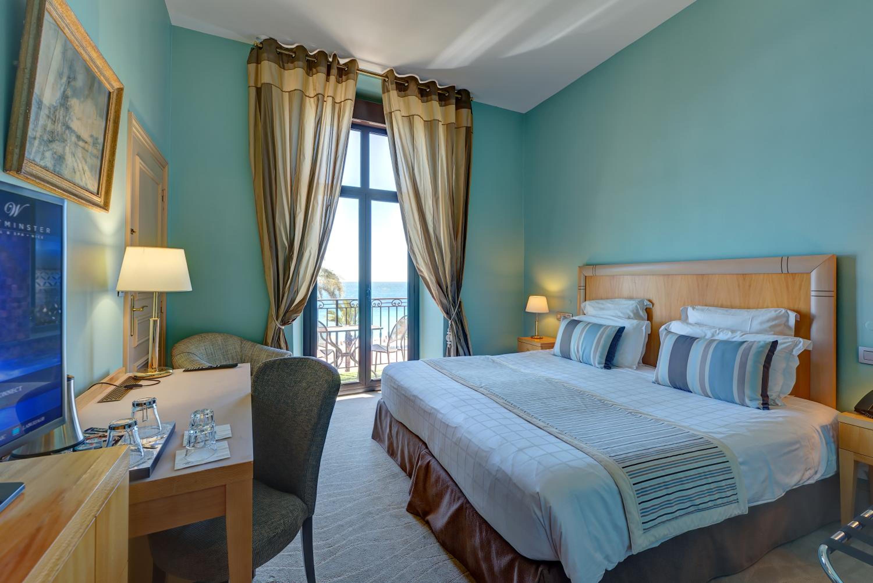 Superior Double Room with Sea View and Balcony - Photo 15
