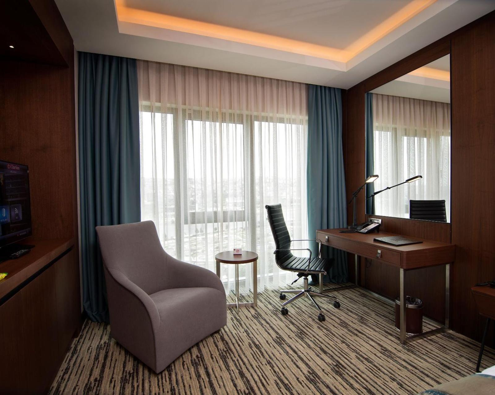 Deluxe Double or Twin Room with Sea View photo 3