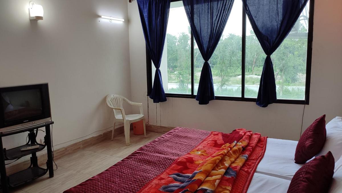 Super Deluxe AC Room photo 3