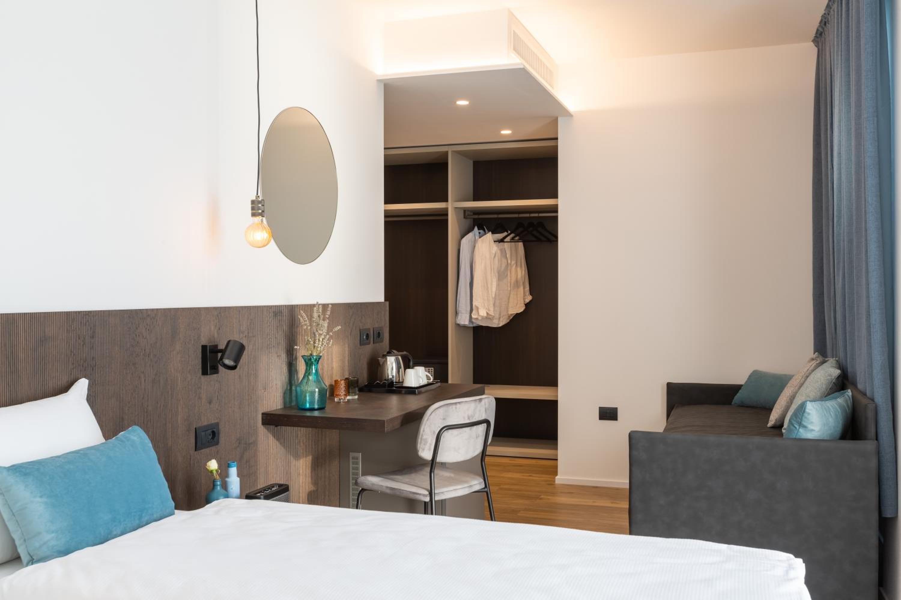 Superior Double or Twin Room with Lake View