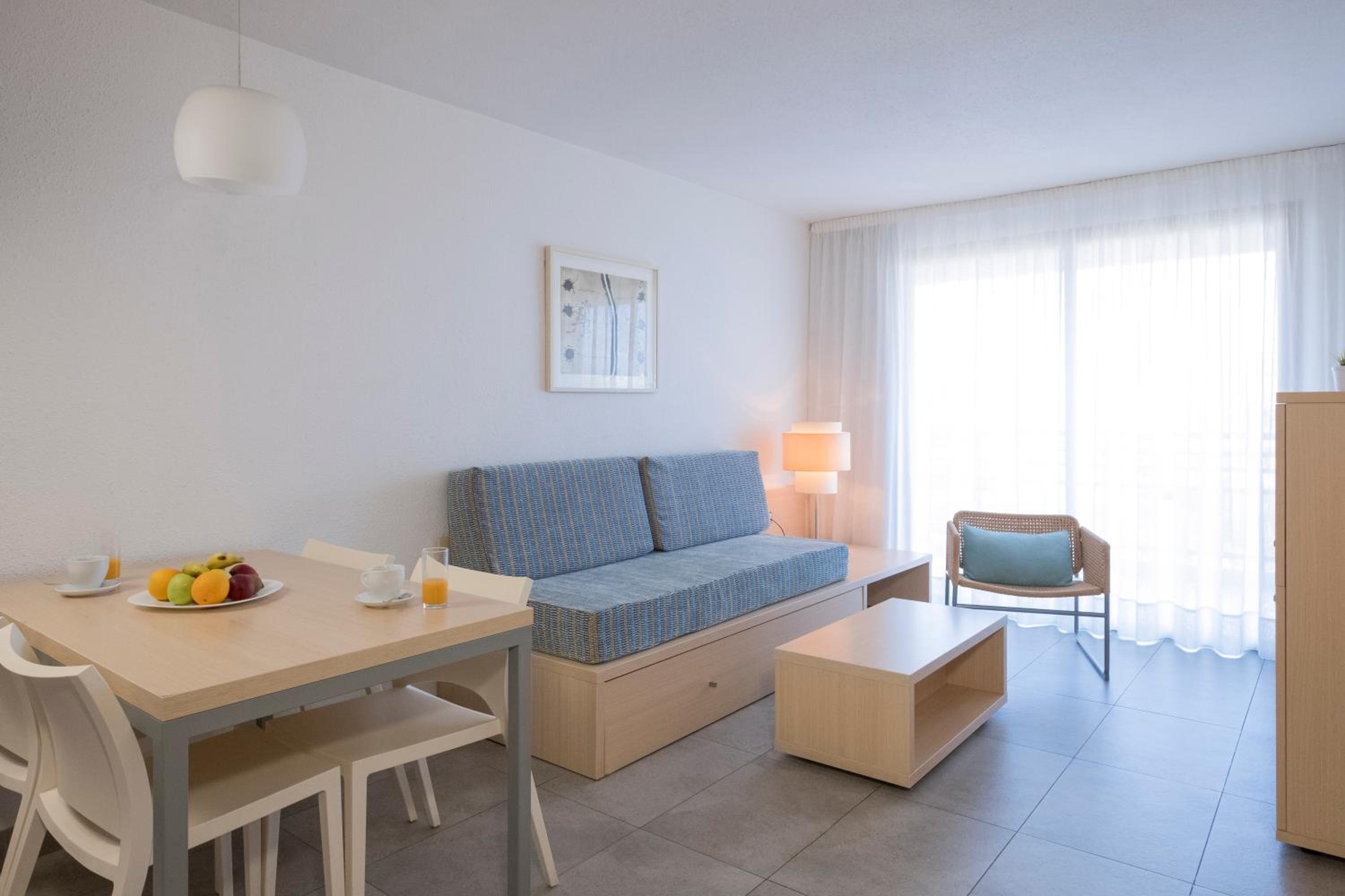 One-Bedroom Apartment (2 - 4 Adults) photo 3