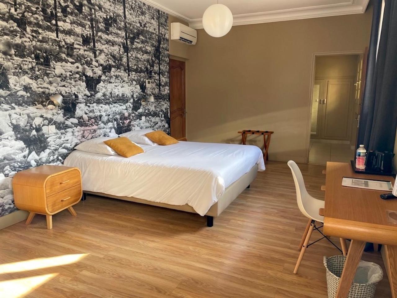 One-Bedroom Suite photo 3