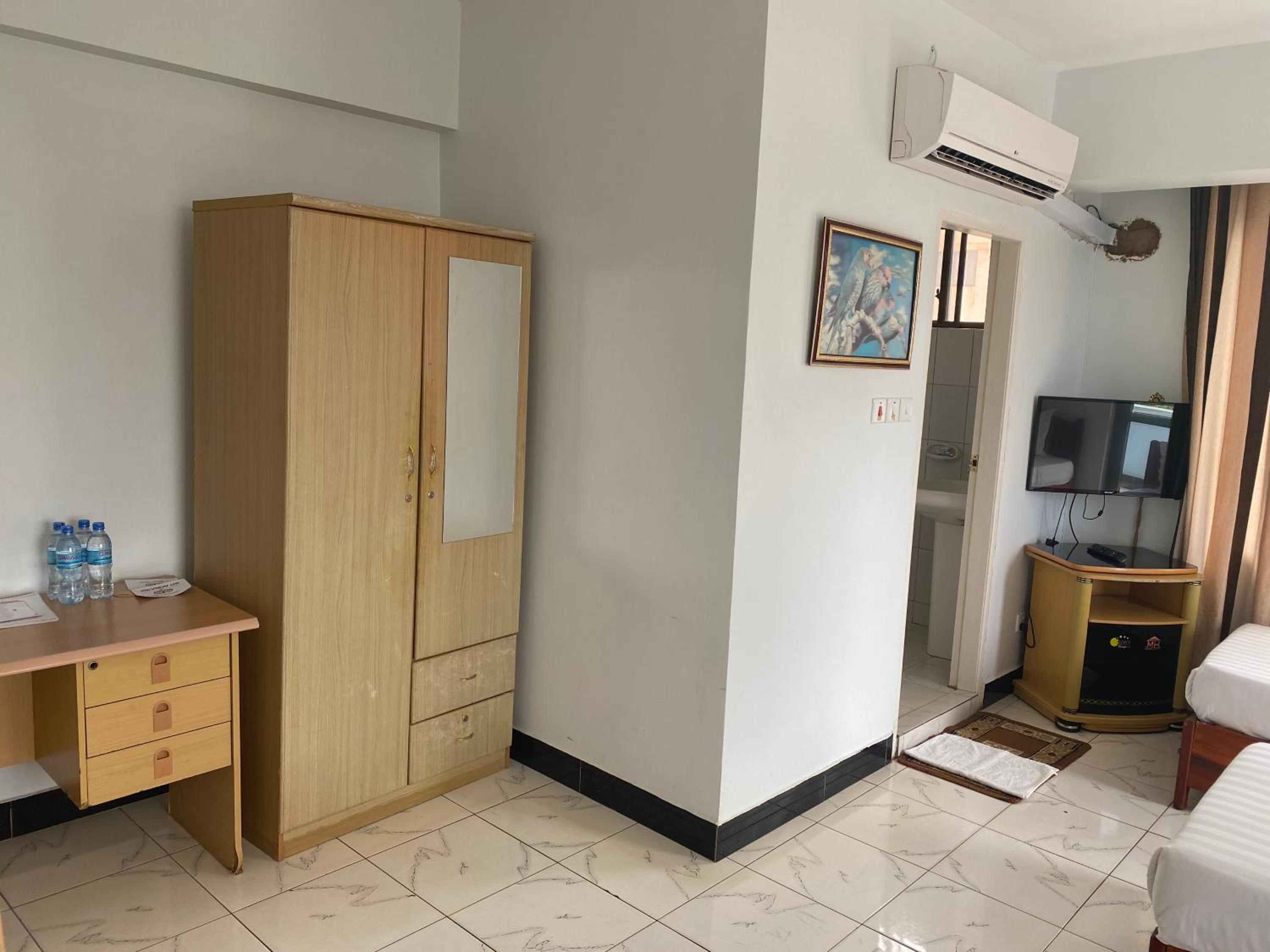 4-Bed Mixed Dormitory Room