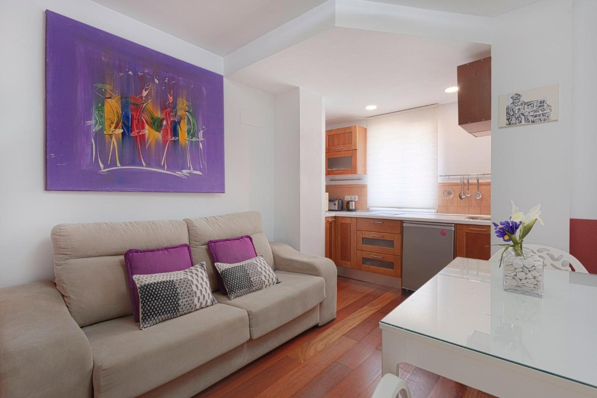 Estudio (1-2 adultos) - Paseo de Reding 33