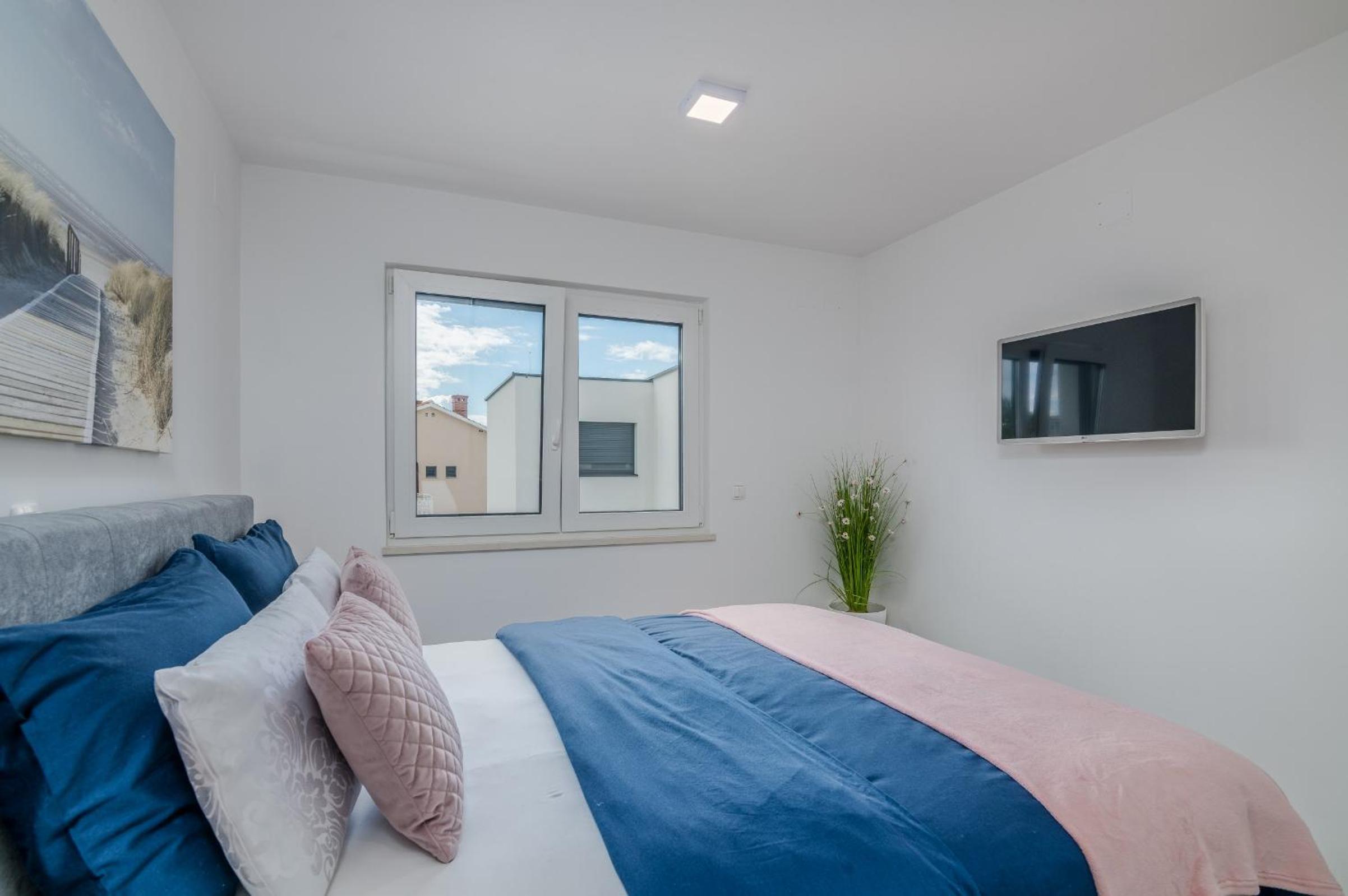 Two-Bedroom Deluxe Apartment with Balcony