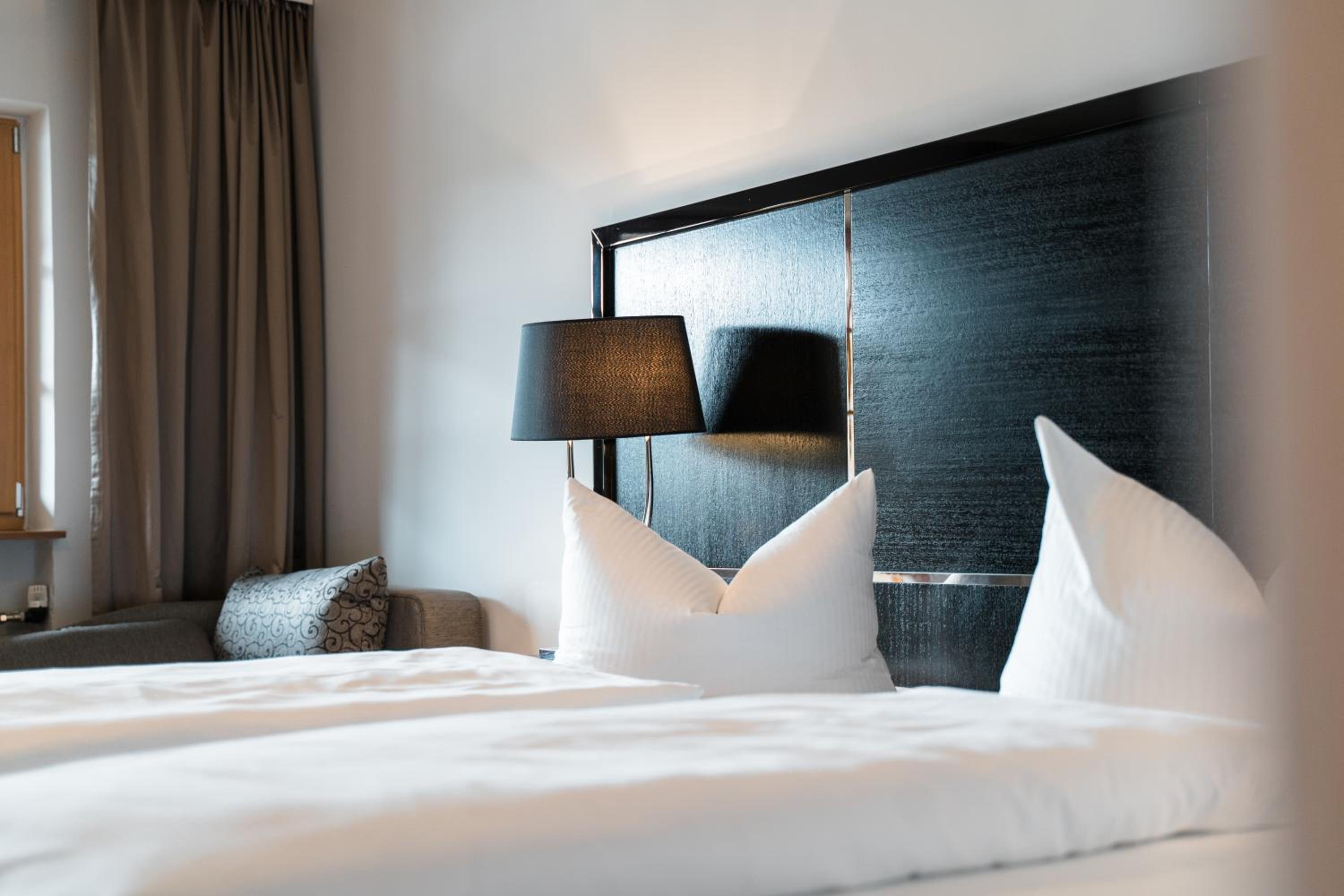 Deluxe Double Room with Balcony photo 2