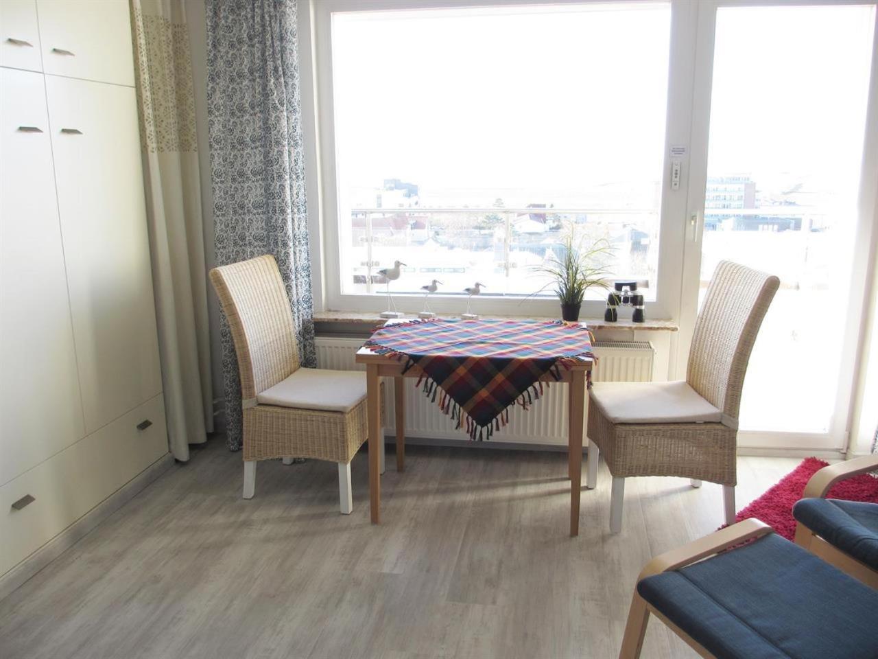 One-Bedroom Apartment with Shower photo 2