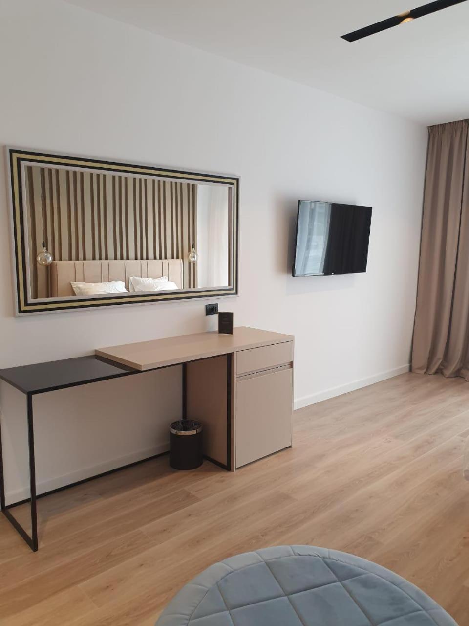 Double or Twin Room with Side Sea View photo 2