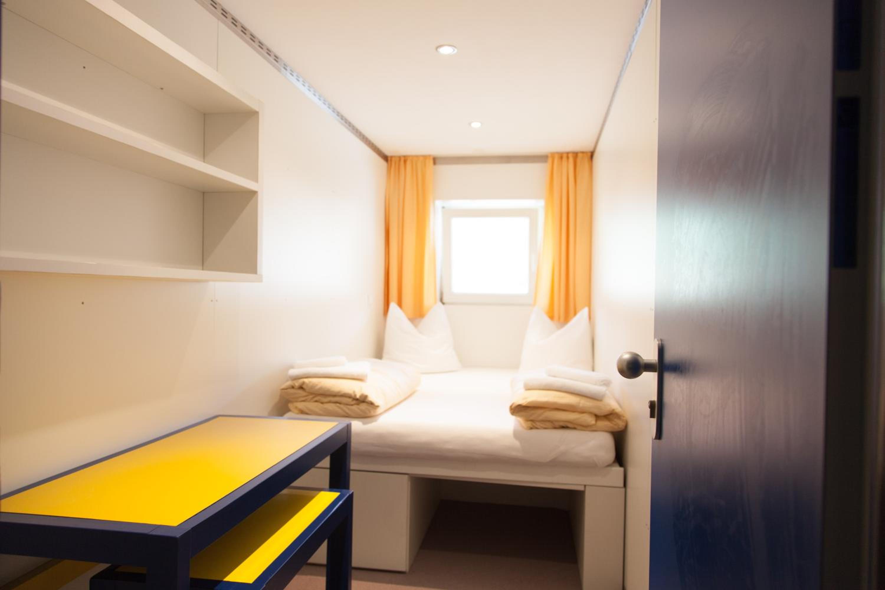 Double Room With Shared Shower And Toilet photo 1