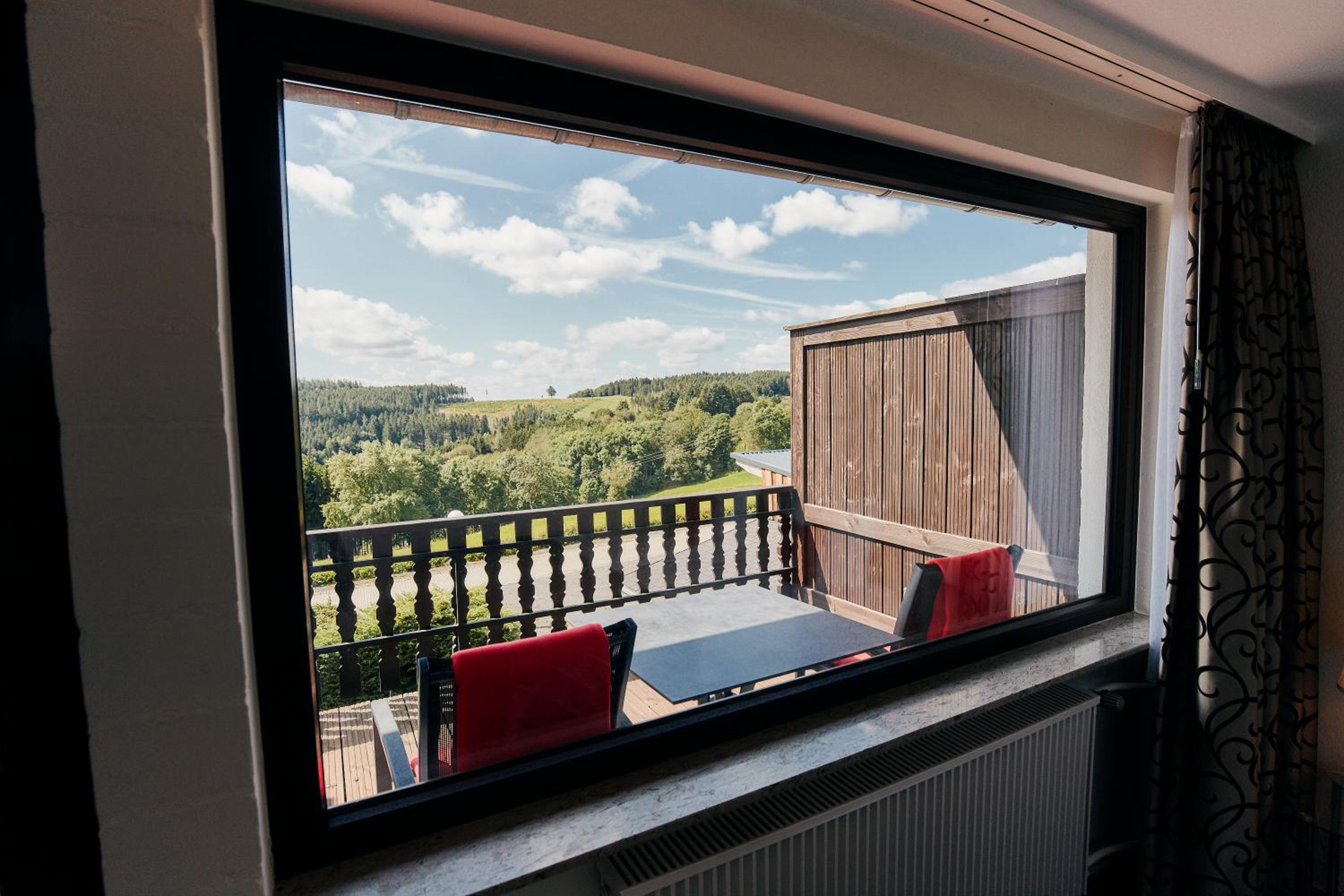 Deluxe Double Room with Balcony - Photo 3