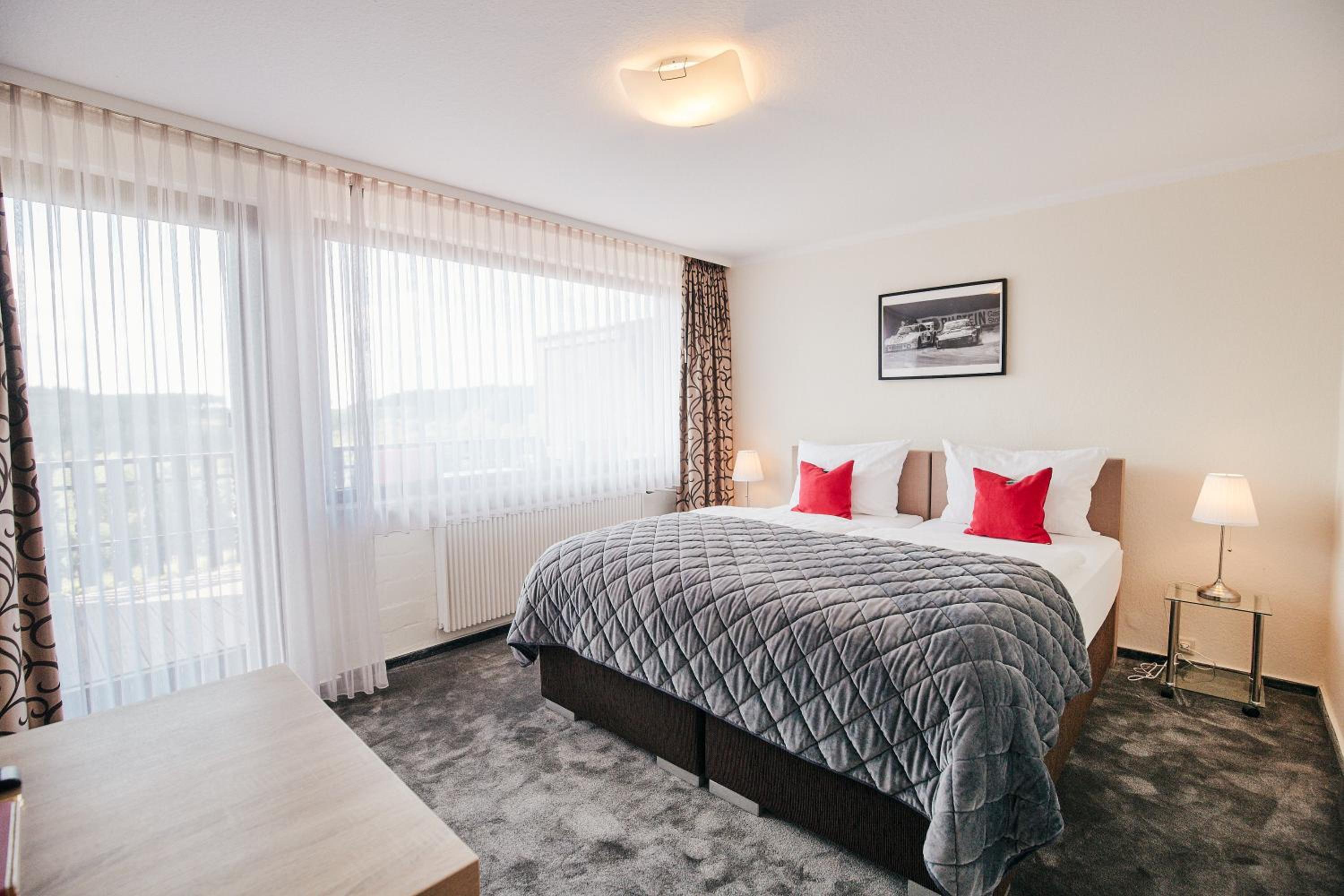 Deluxe Double Room with Balcony - Photo 5