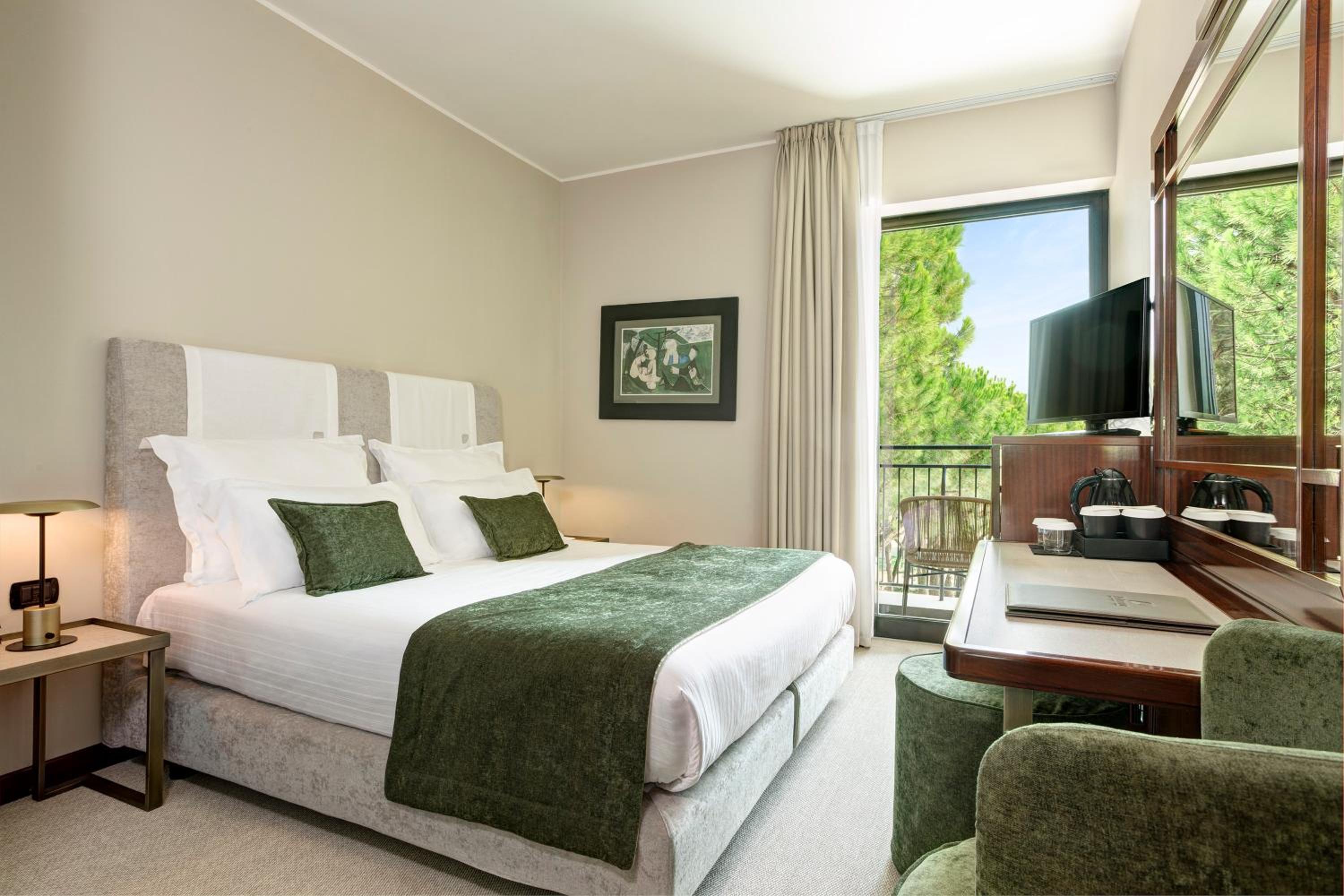 Superior Triple Room with Pinewood View Sea side - Photo 18