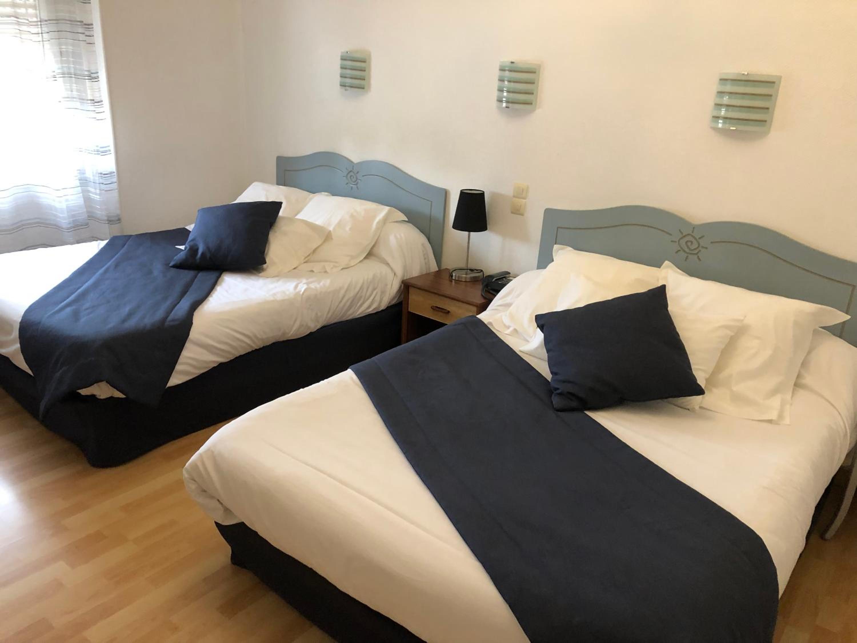 Quadruple Room - Photo 1