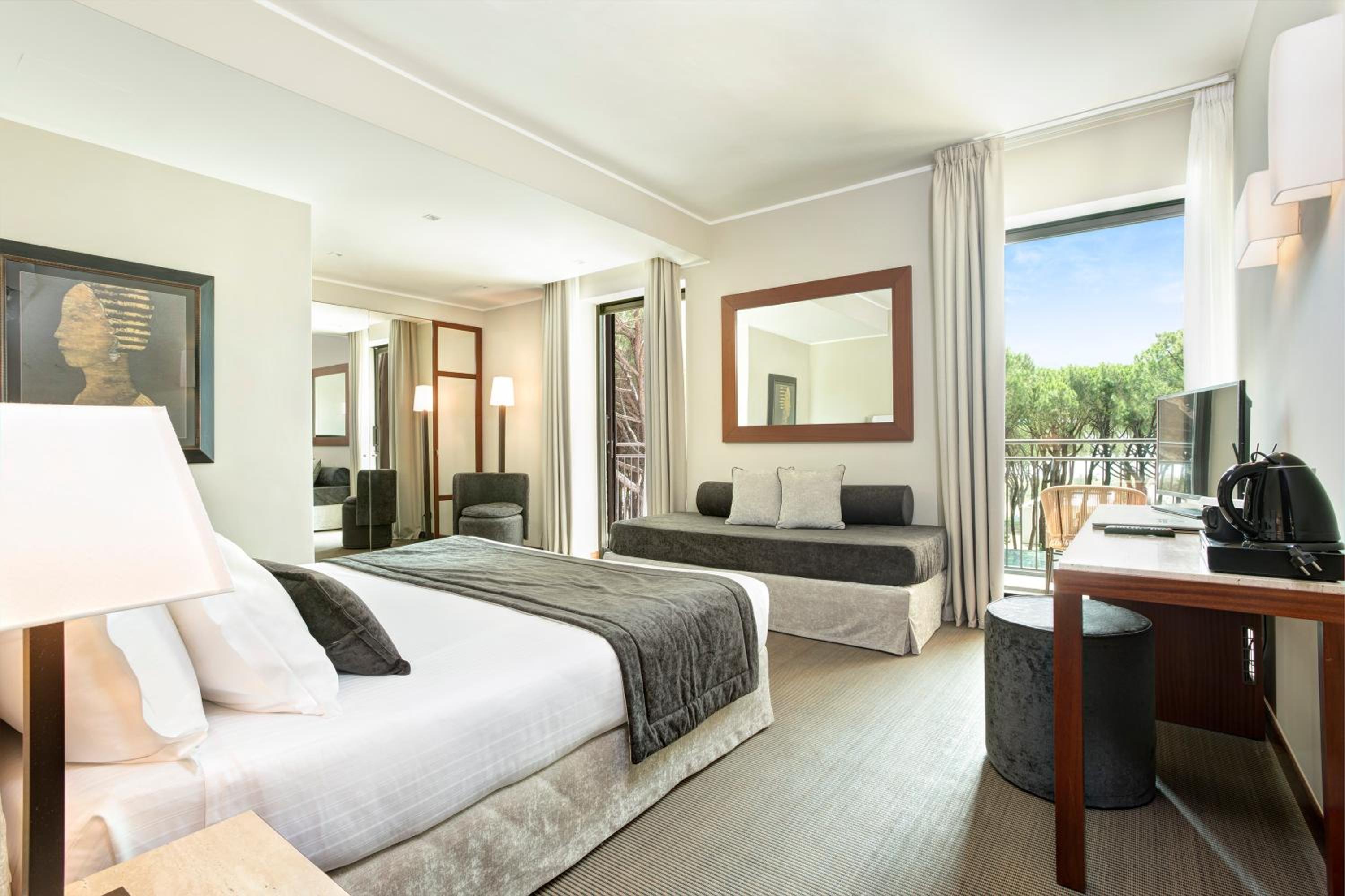 Superior Suite - Photo 1