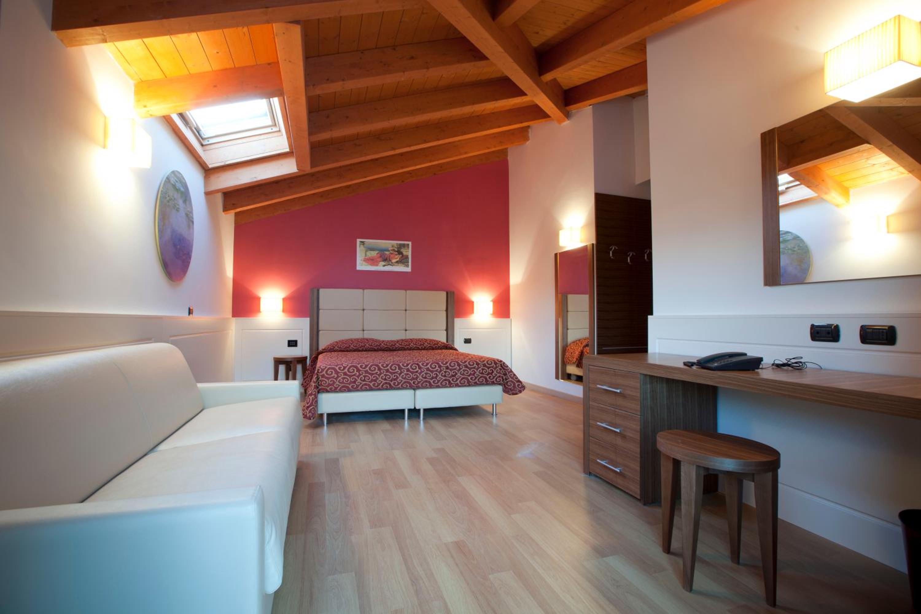 Junior Suite - Photo 1