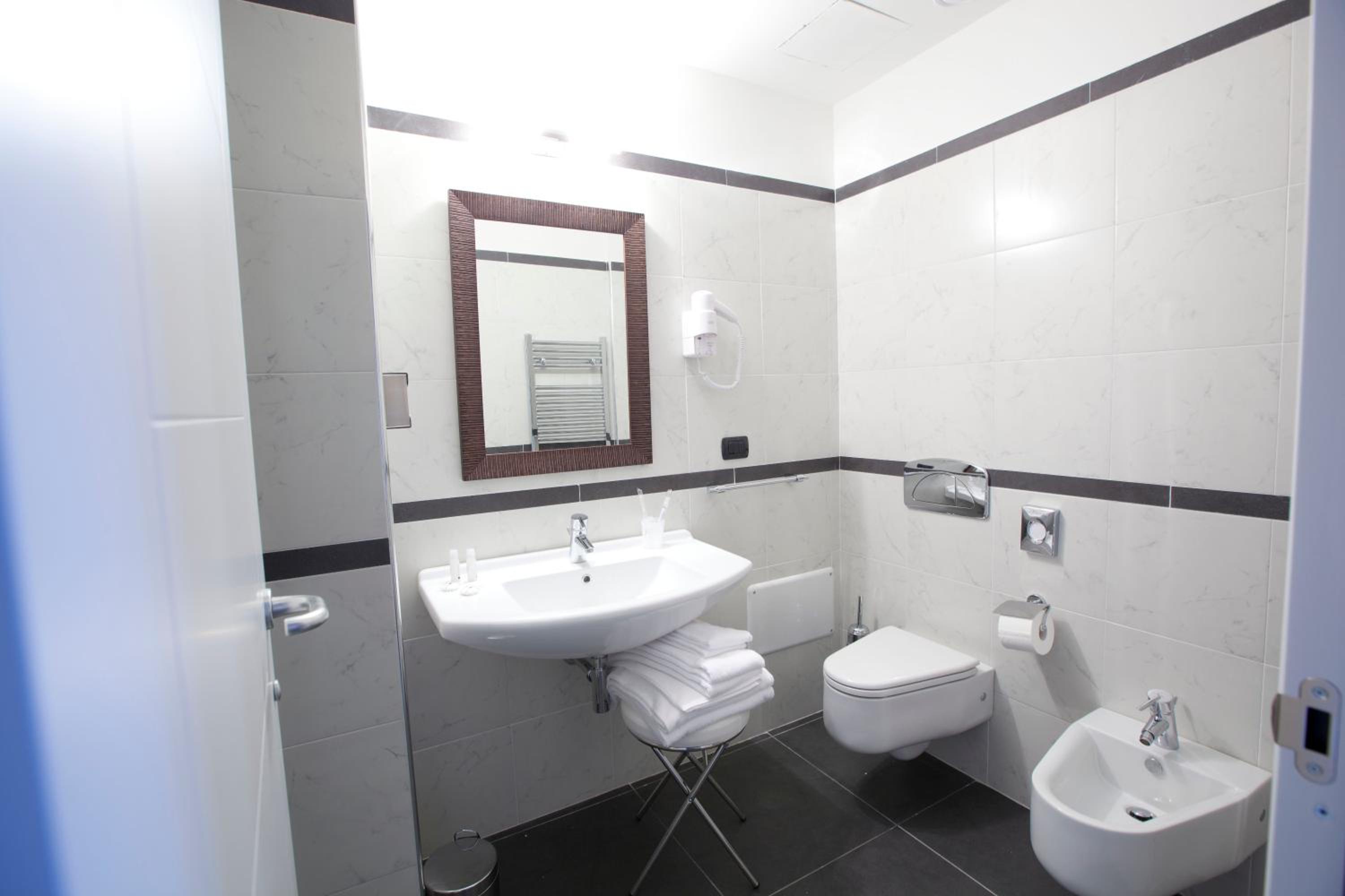 Triple Room - Photo 5
