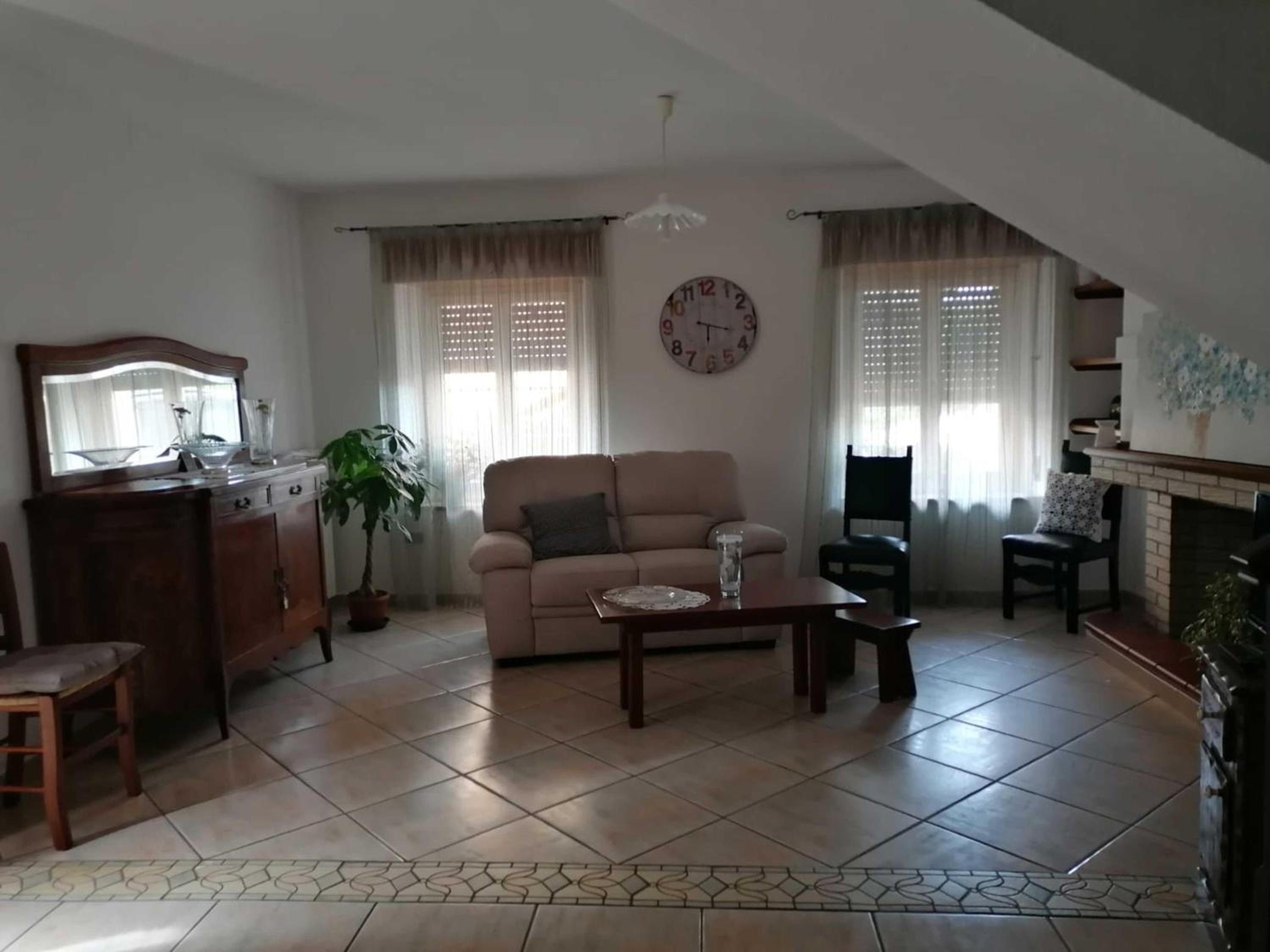 Two-Bedroom House - Photo 1
