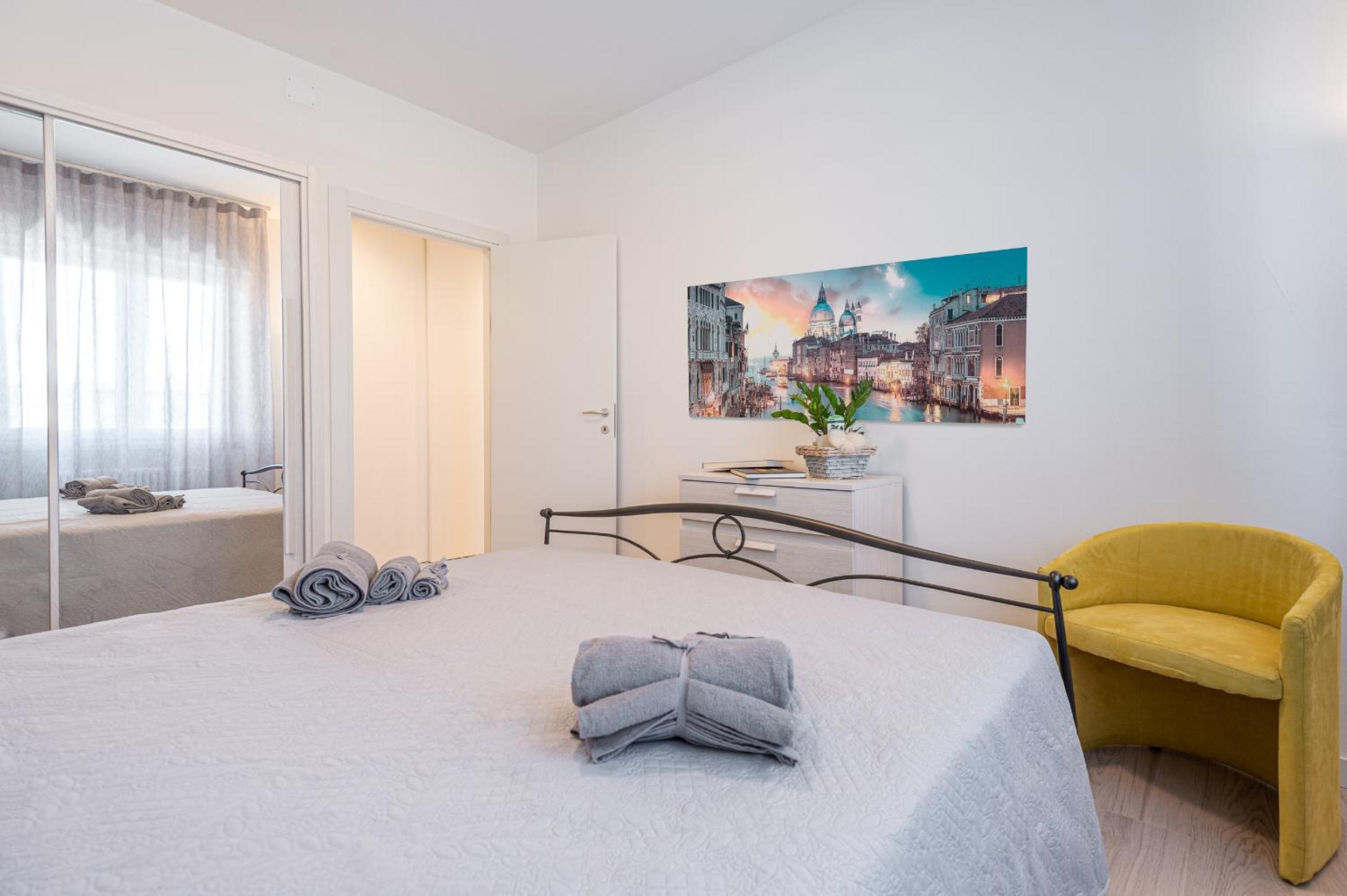 One-Bedroom House photo 1