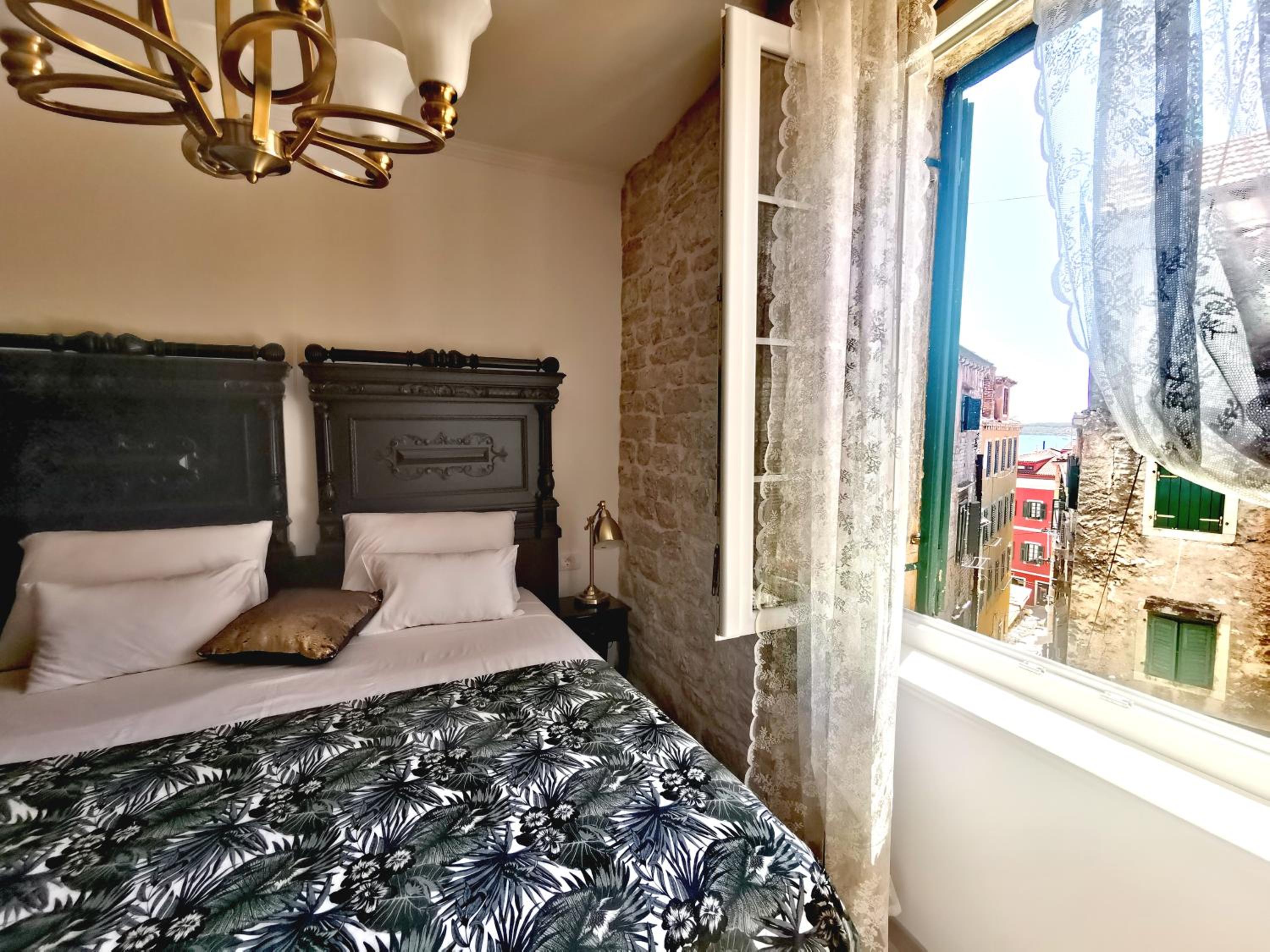 Superior King Room photo 2