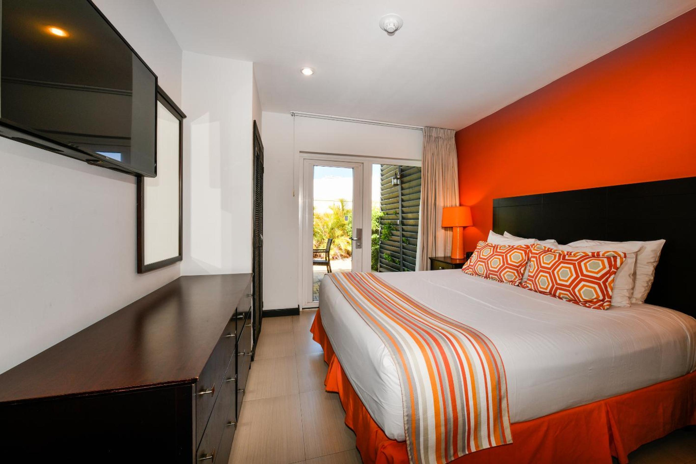 Two-Bedroom Suite - Photo 10