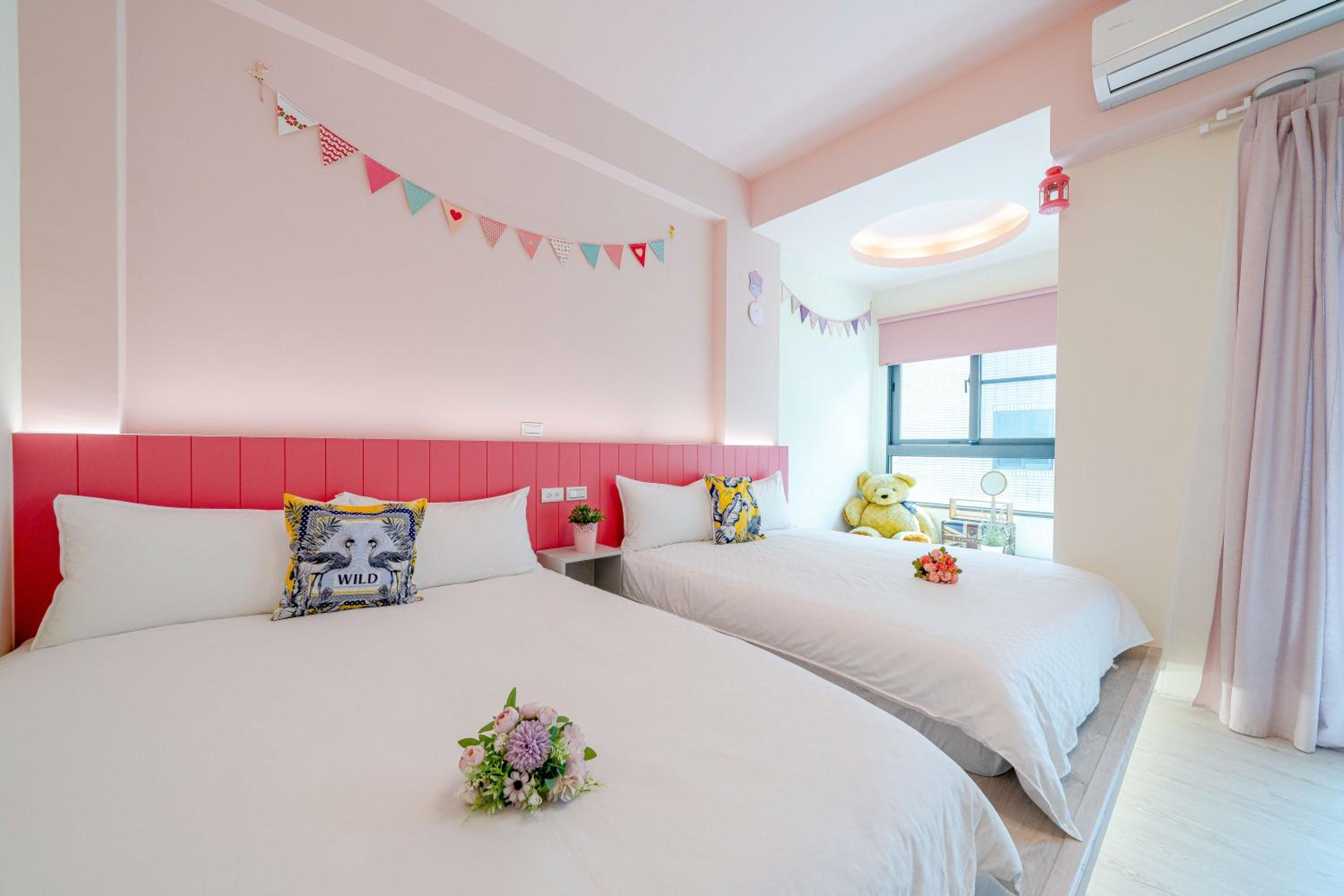 Quadruple Room with Private Bathroom photo 1