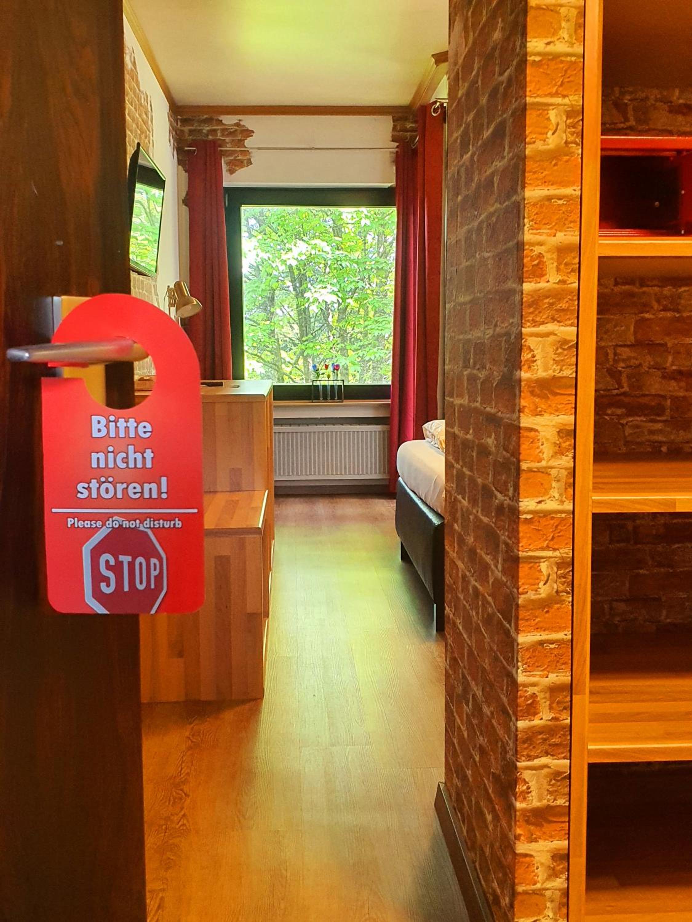 Standard Double Room - Photo 4