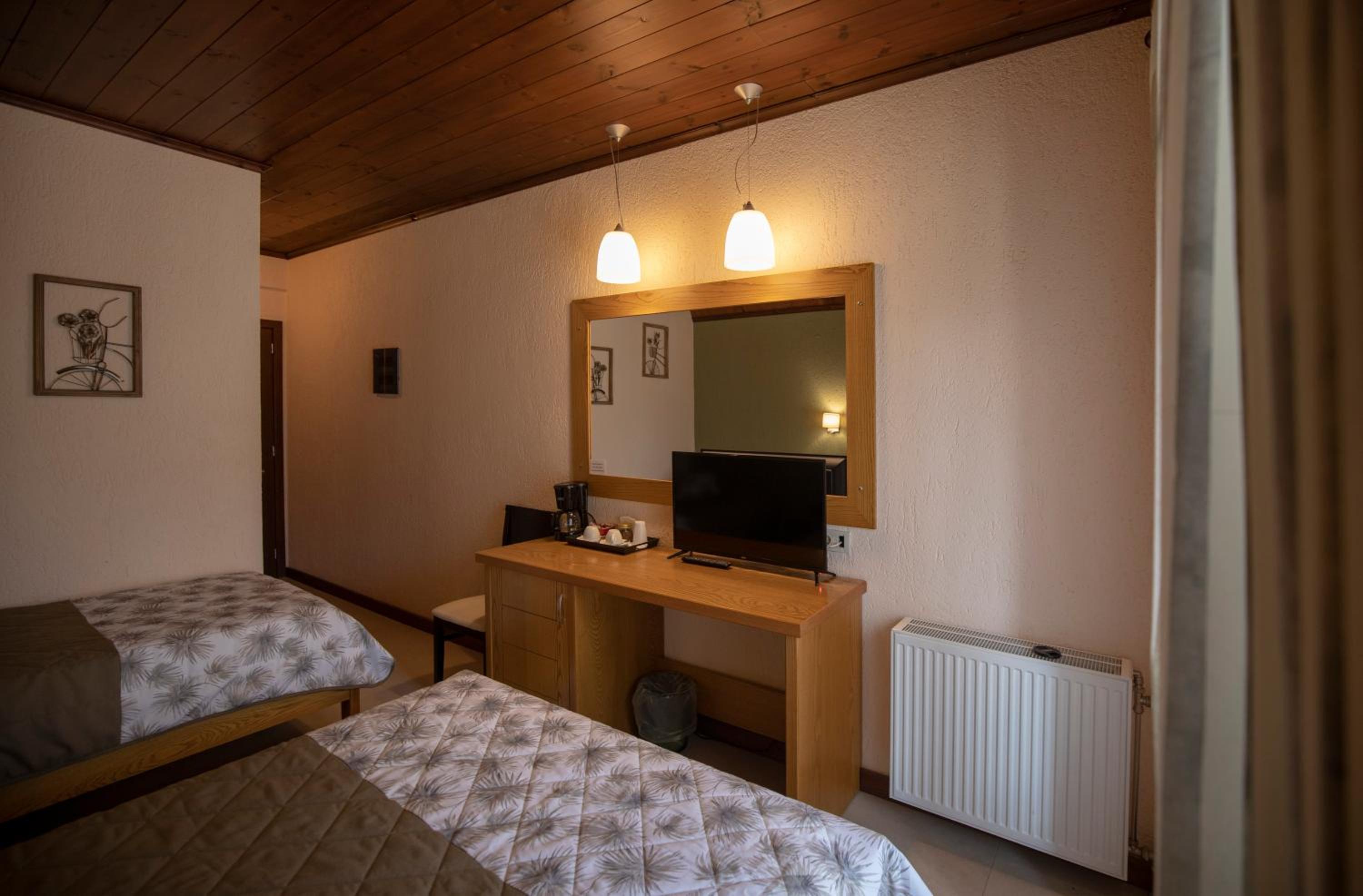 Standard Triple Room photo 2