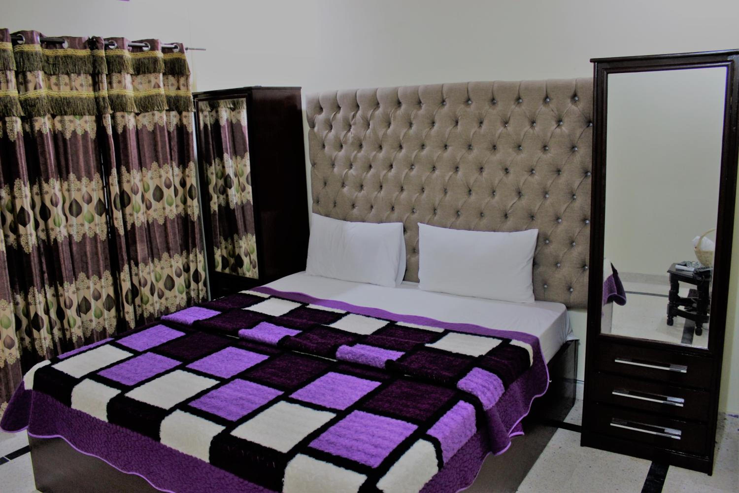 Budget Double Room photo 2